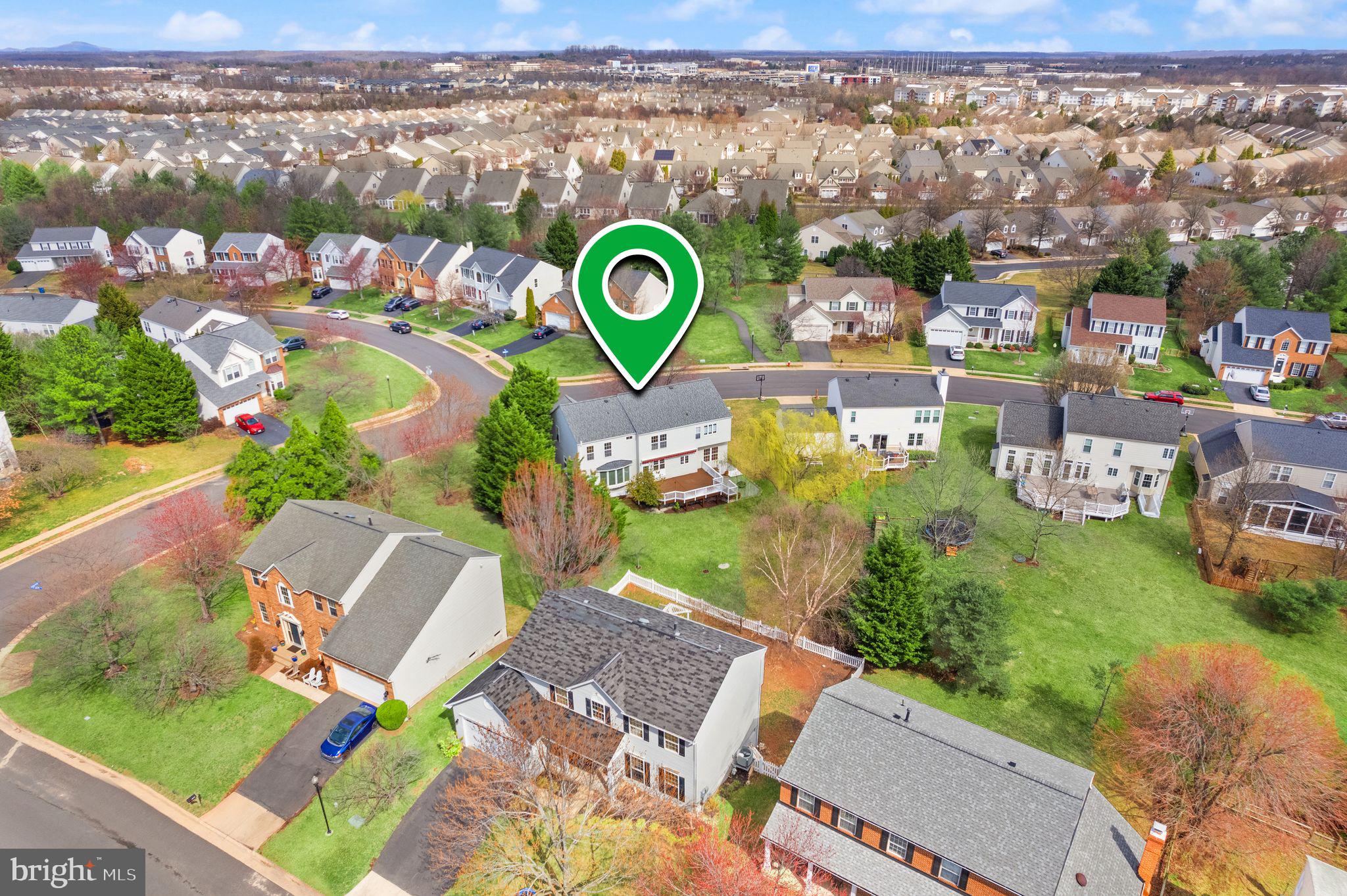 ASHBURN VILLAGE - Residential