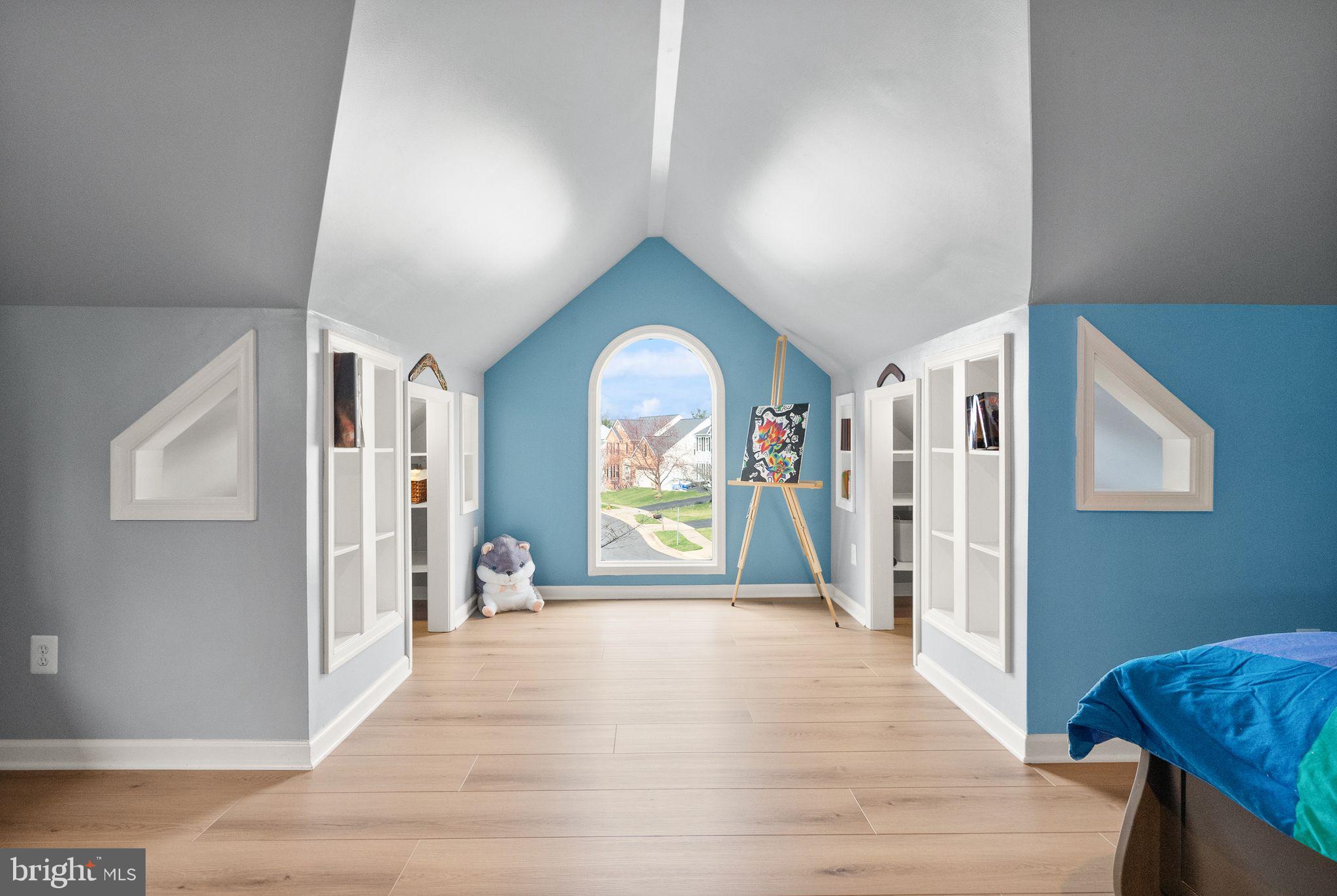 ASHBURN VILLAGE - Residential