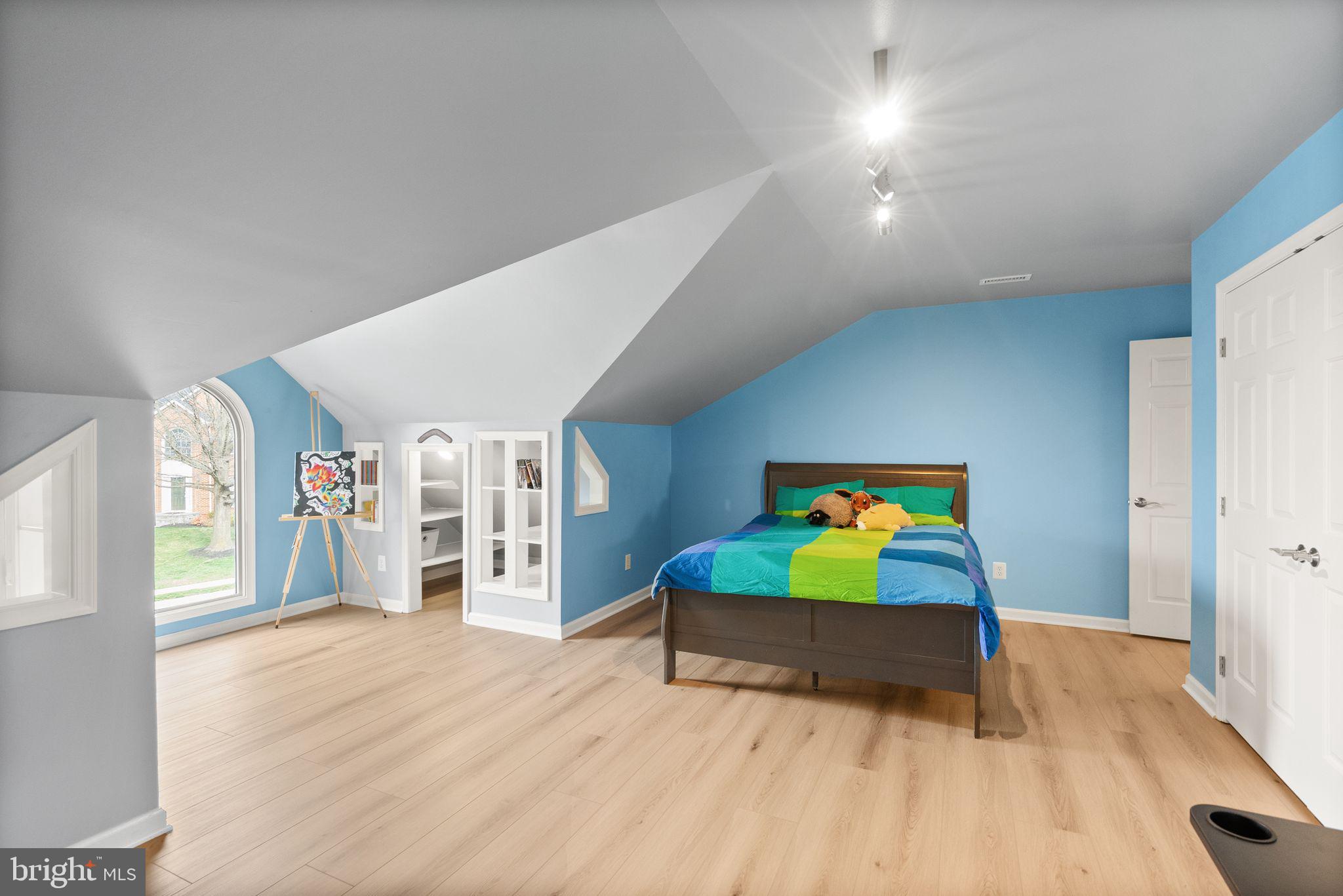 ASHBURN VILLAGE - Residential