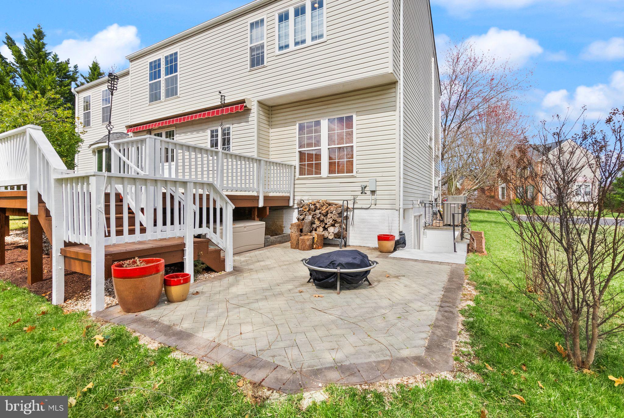 ASHBURN VILLAGE - Residential