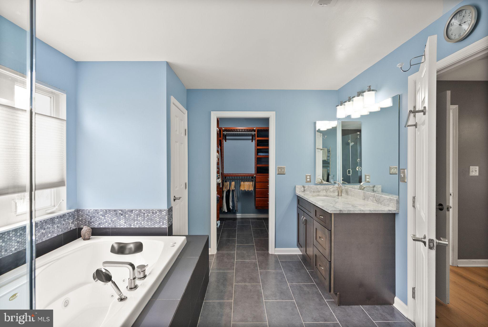 ASHBURN VILLAGE - Residential