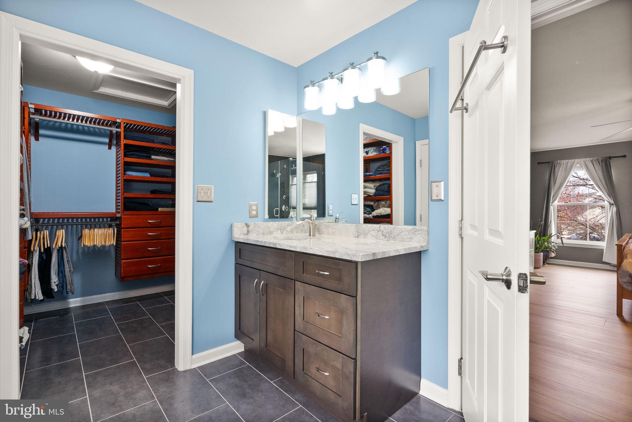 ASHBURN VILLAGE - Residential