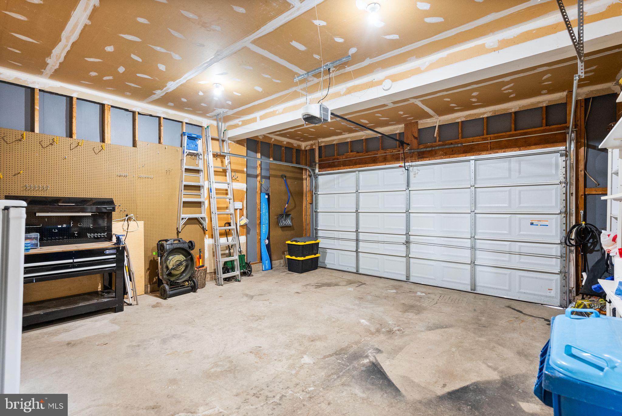 ASHBURN VILLAGE - Residential