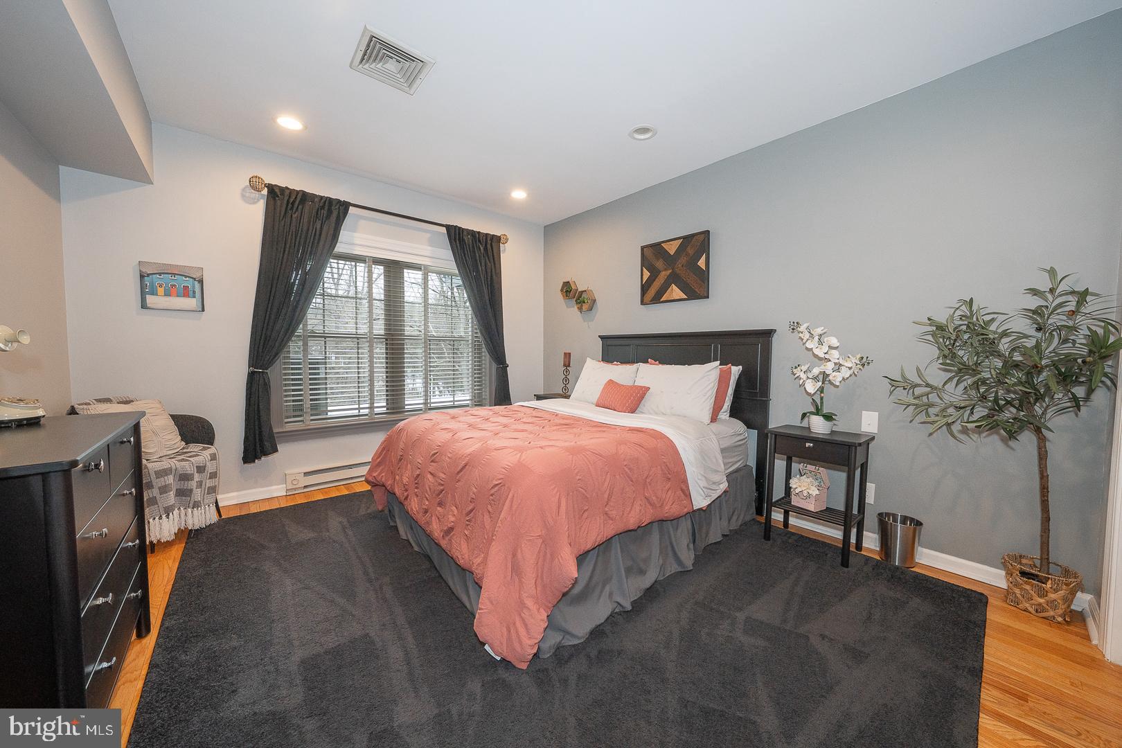 SPRINGTON MEWS - Residential