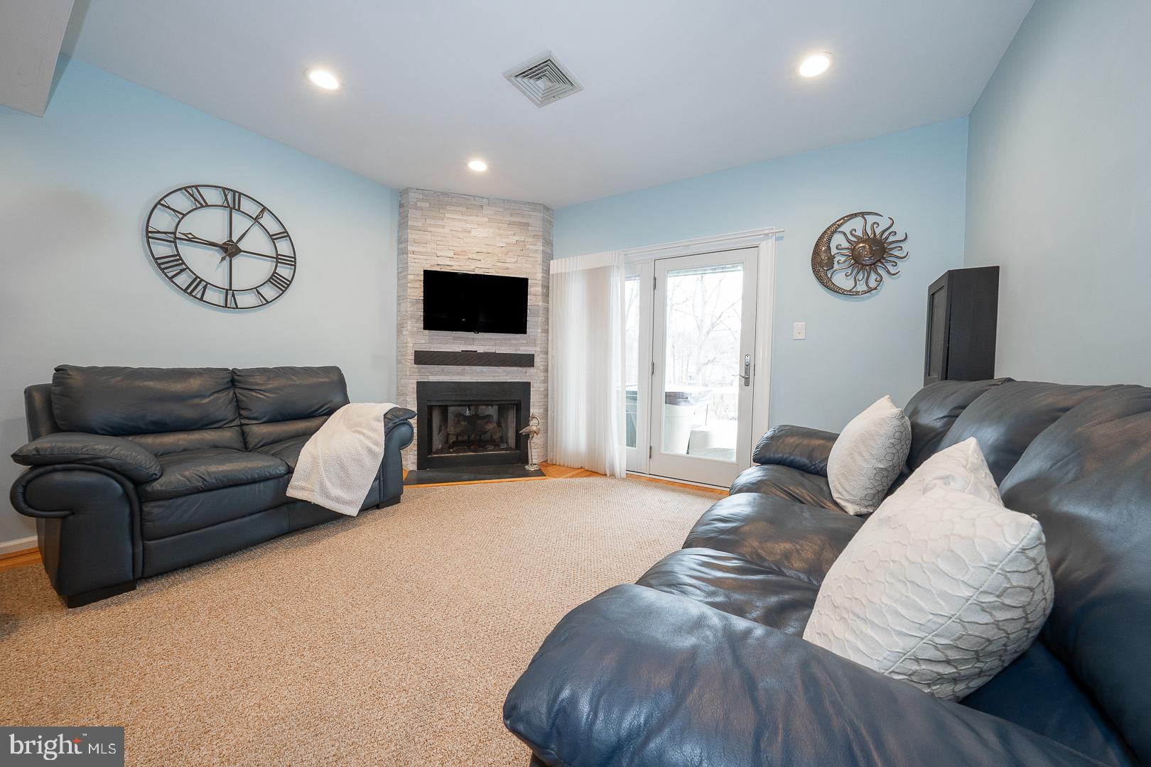 SPRINGTON MEWS - Residential