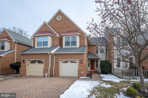 127 SPRINGTON MEWS CIRCLE MEDIA PA 19063