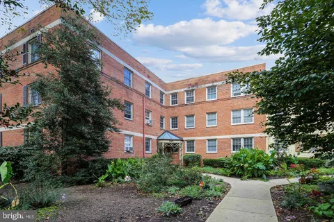 2219 Washington Avenue Unit 203, Silver Spring, MD MLS: MDMC2173634