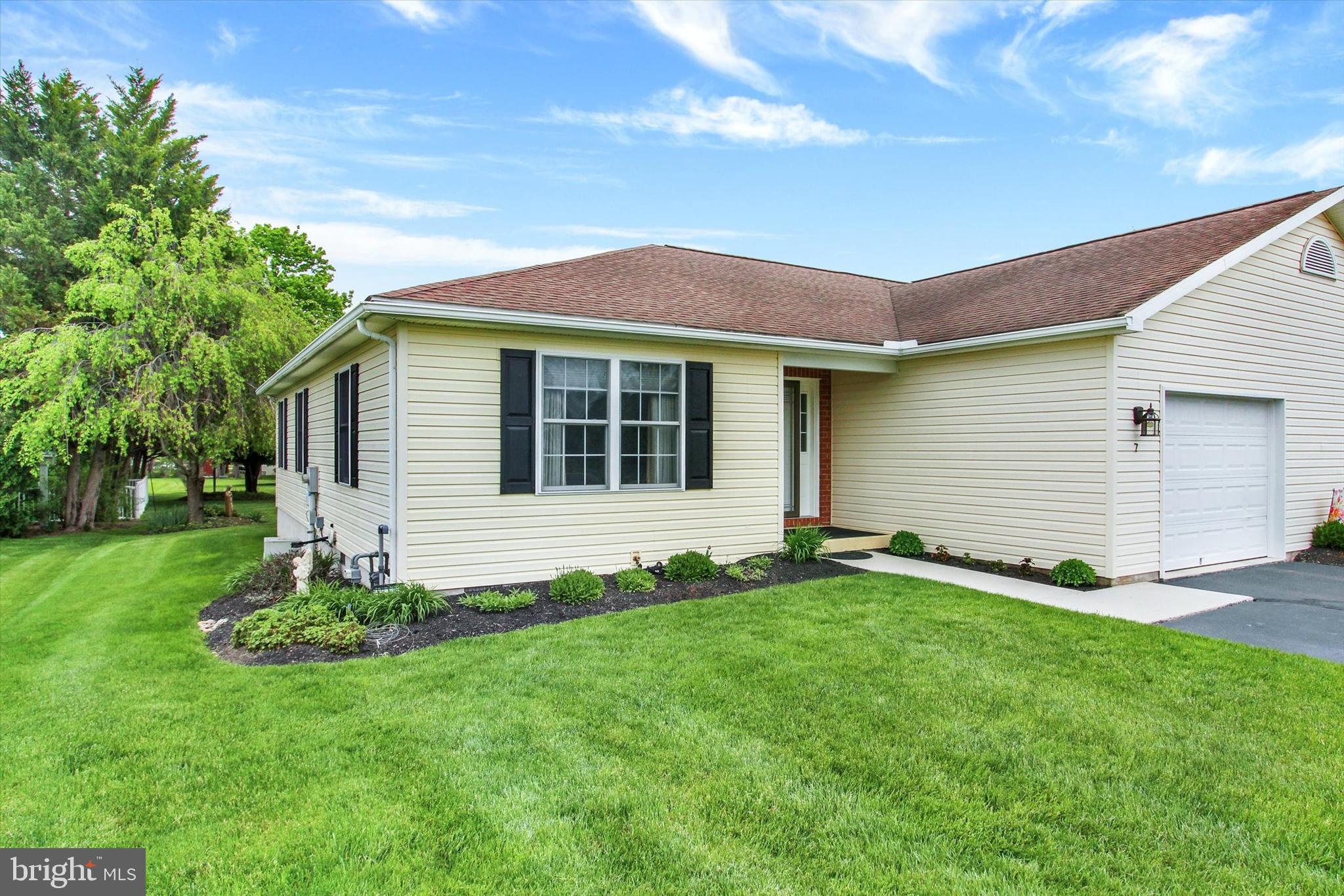 7 SUNSHINE AVENUE