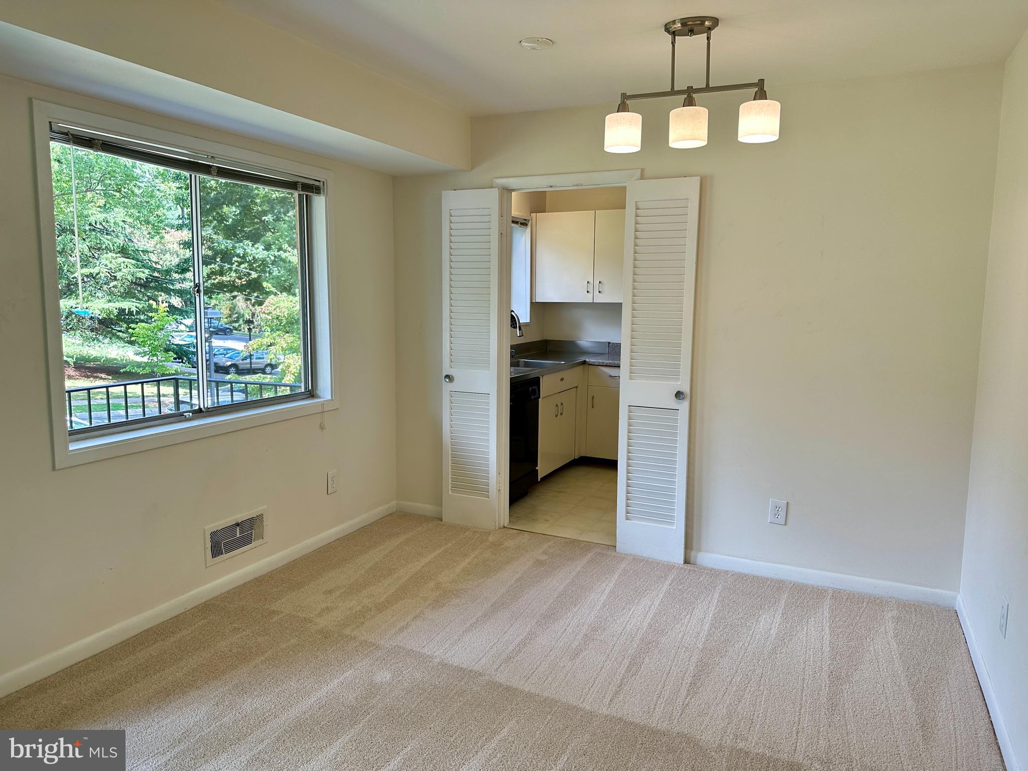 10630 MONTROSE AVENUE 104