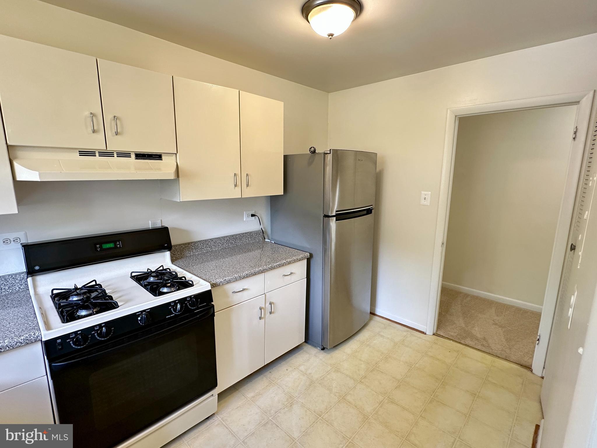 10630 MONTROSE AVENUE 104