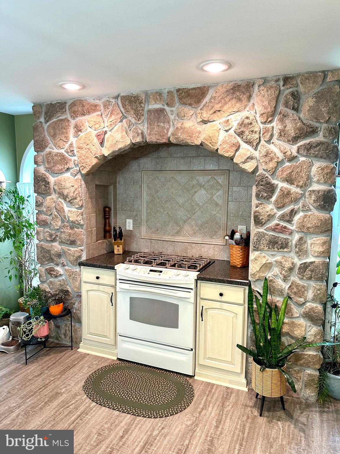 SHIPPENSBURG VILLAGE - Residential