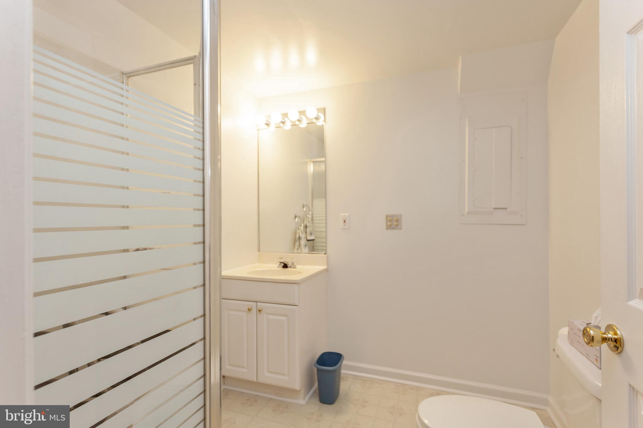 RIVERCHASE - Residential