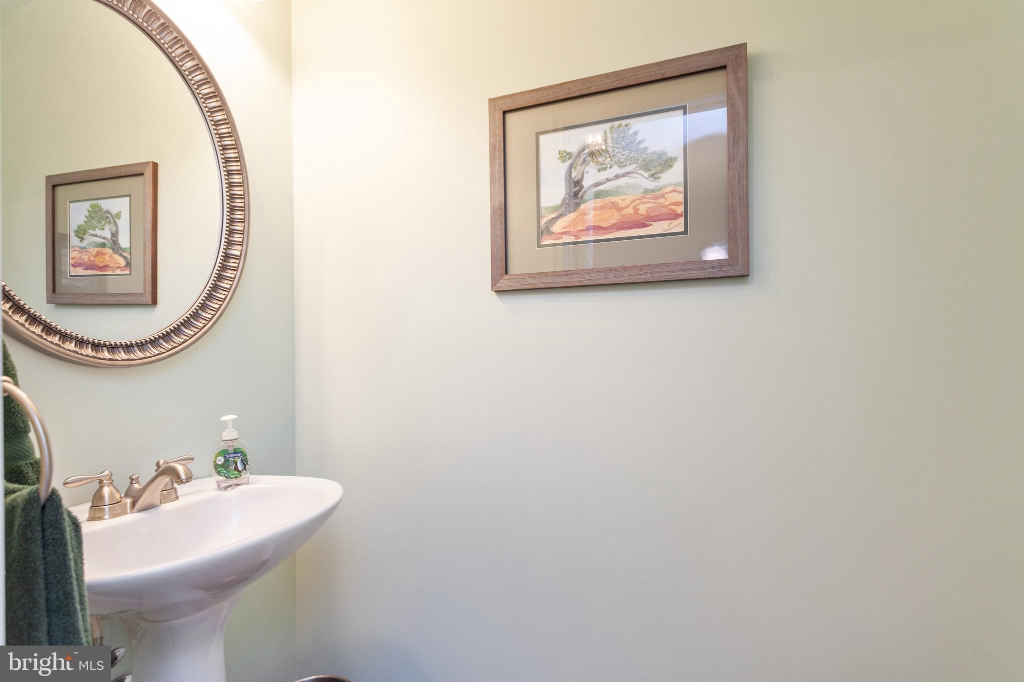 RIVERCHASE - Residential