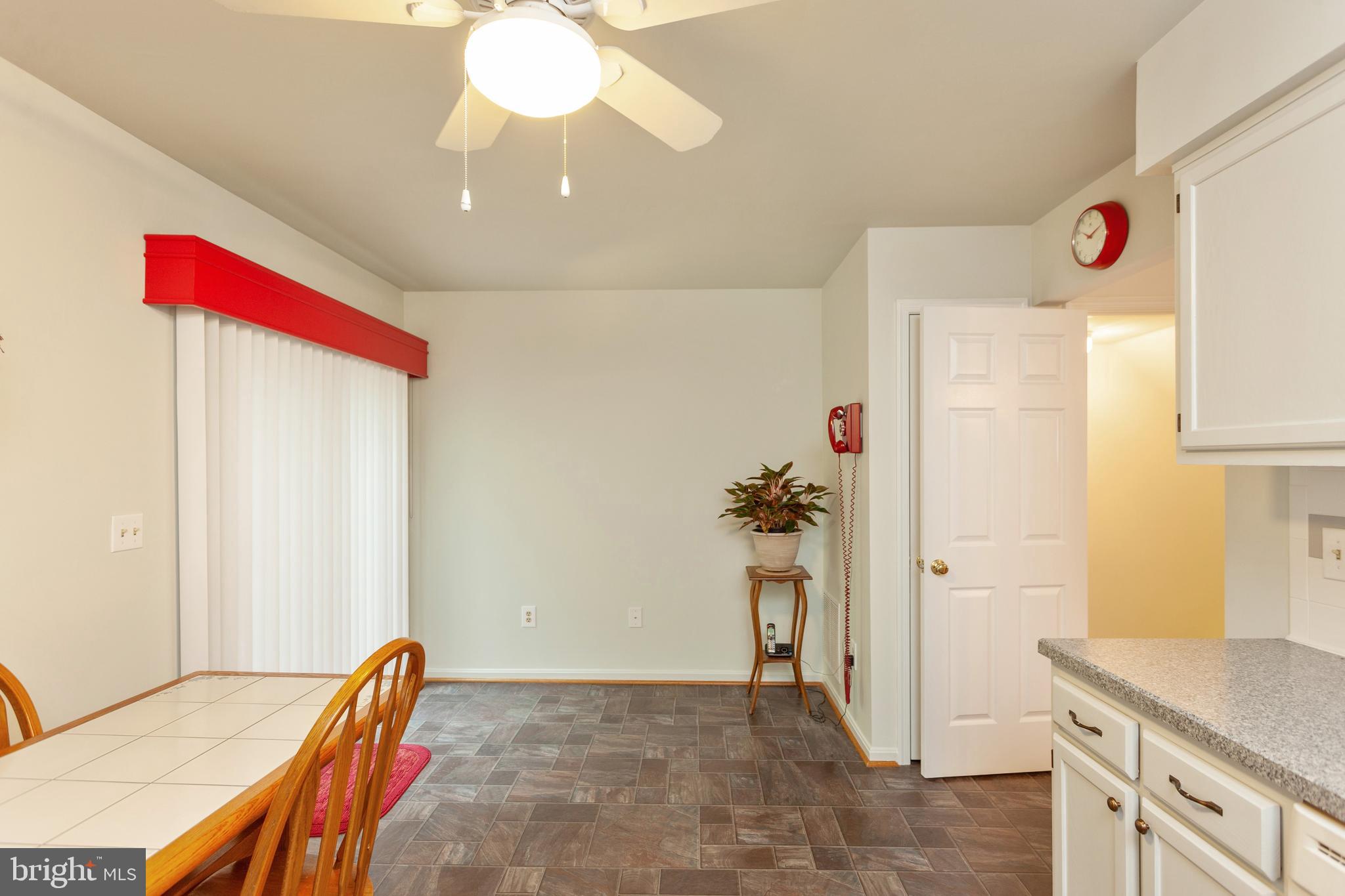 RIVERCHASE - Residential