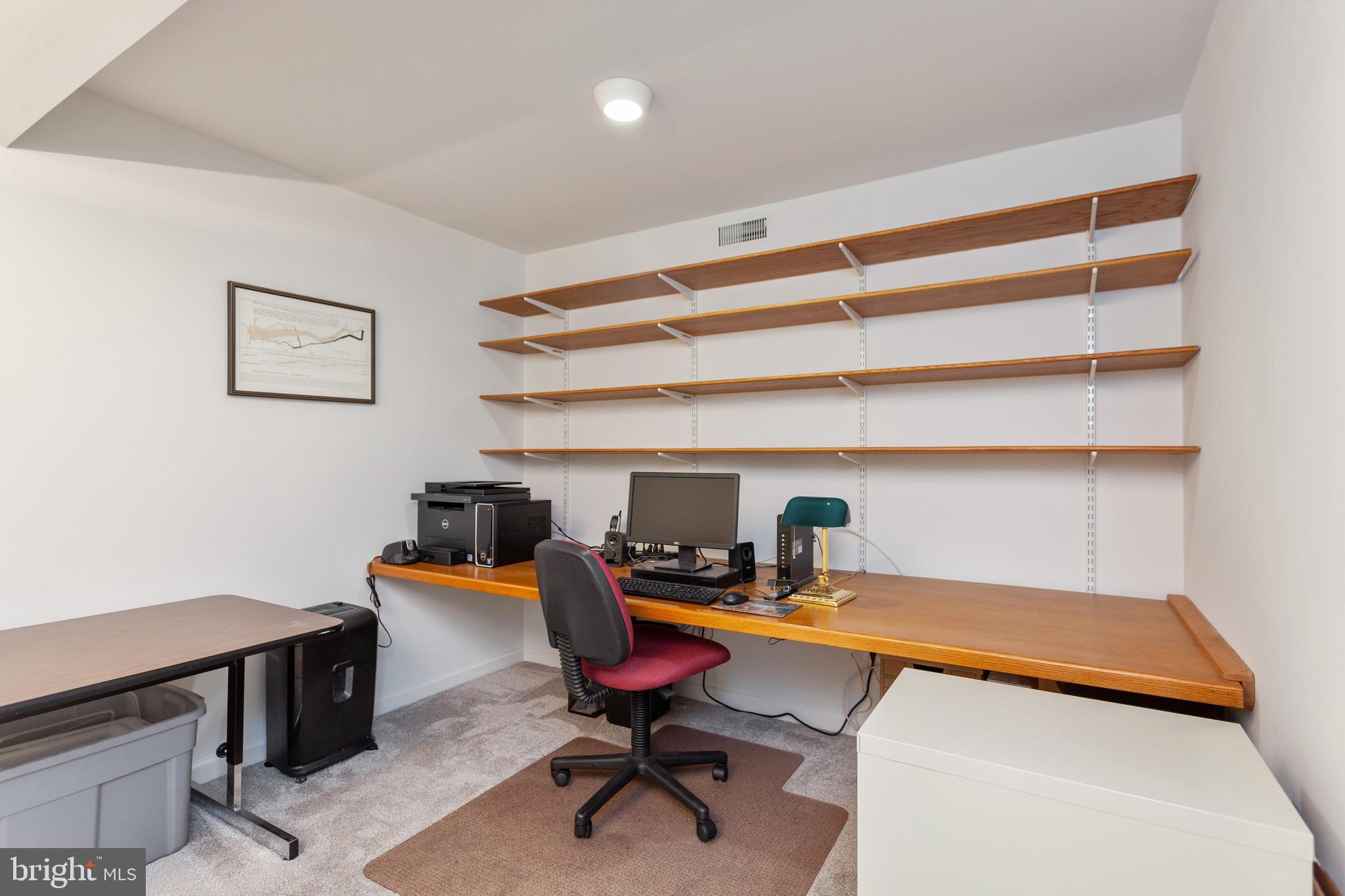 RIVERCHASE - Residential