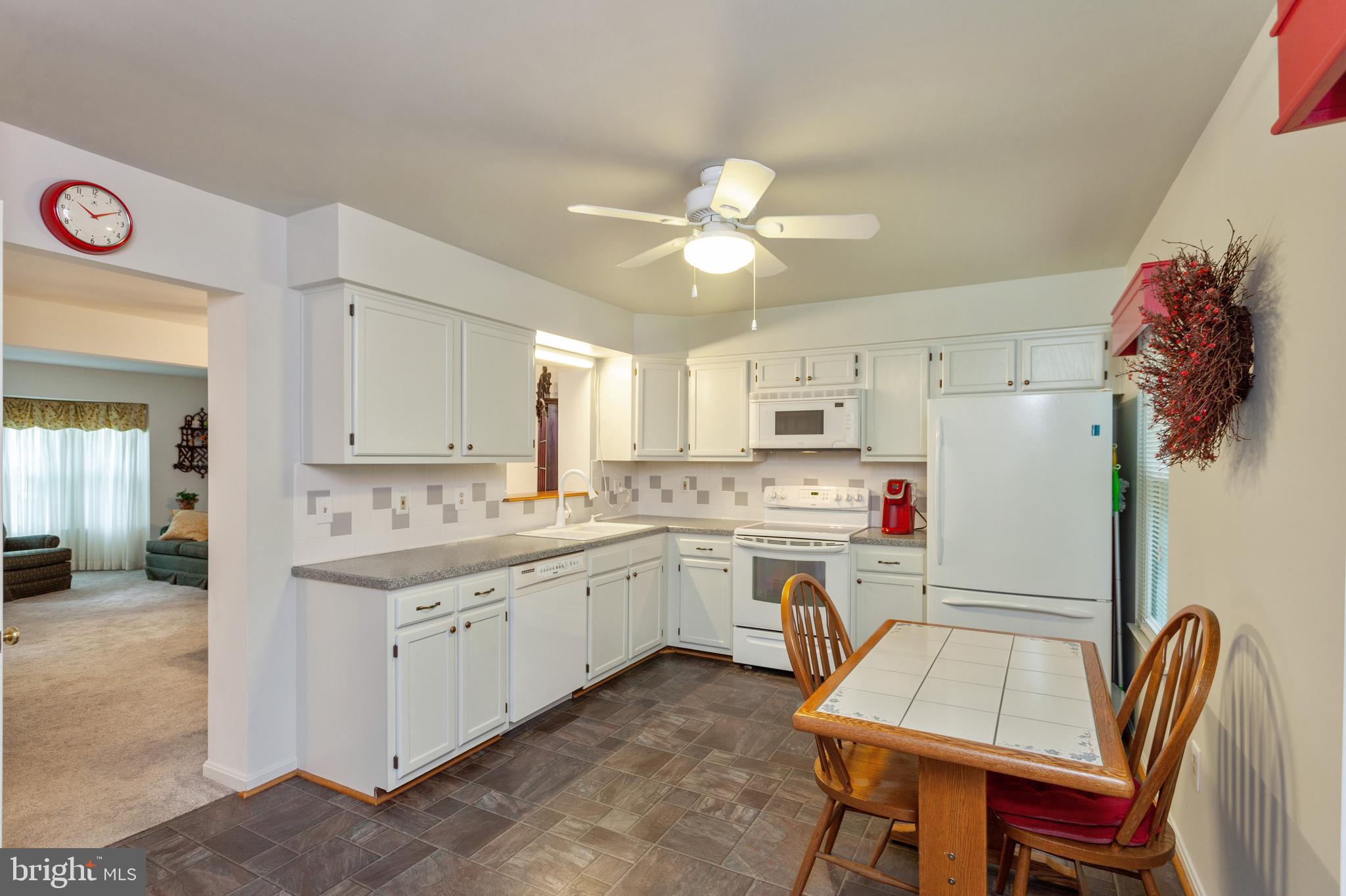 RIVERCHASE - Residential