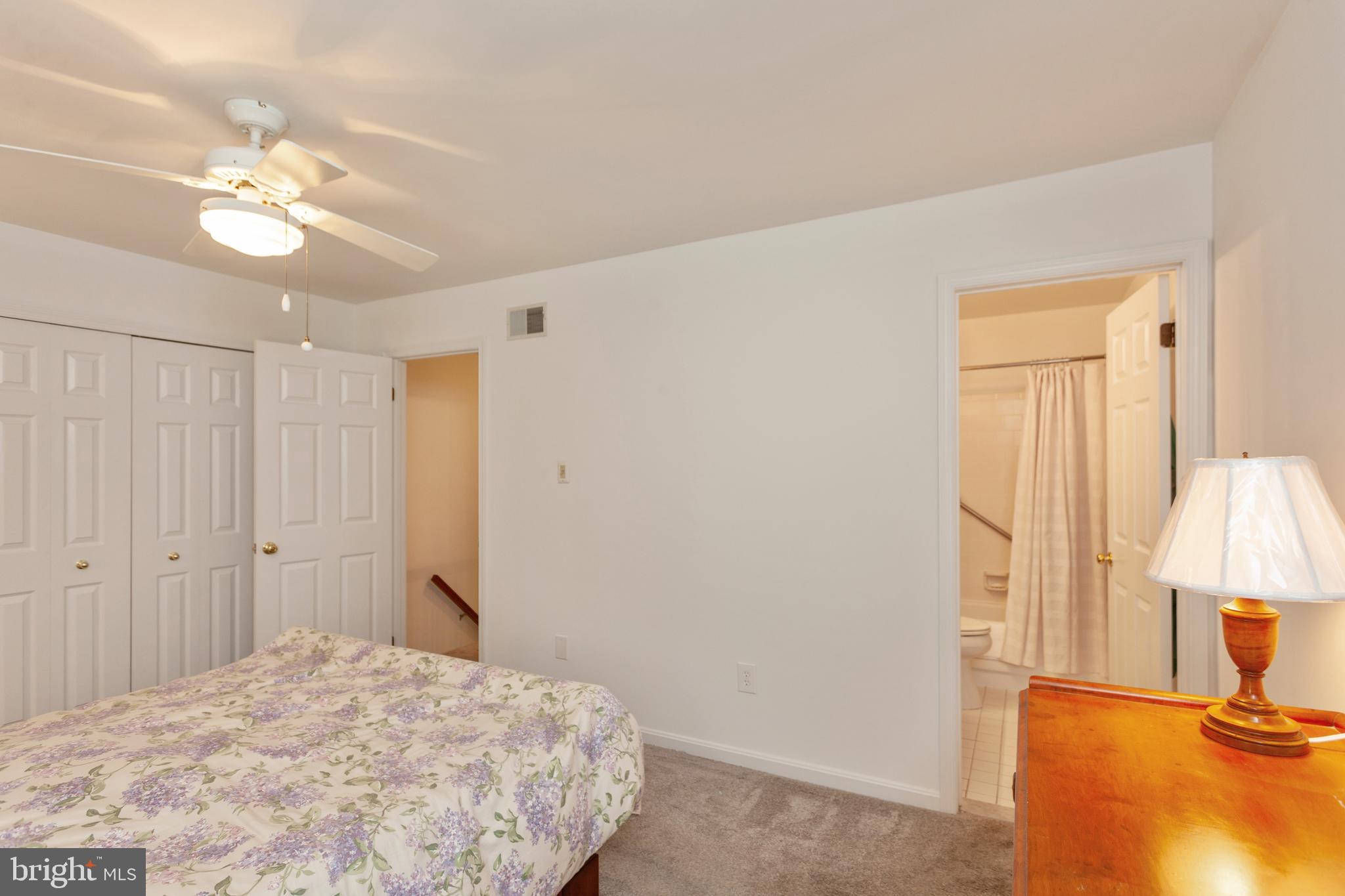 RIVERCHASE - Residential