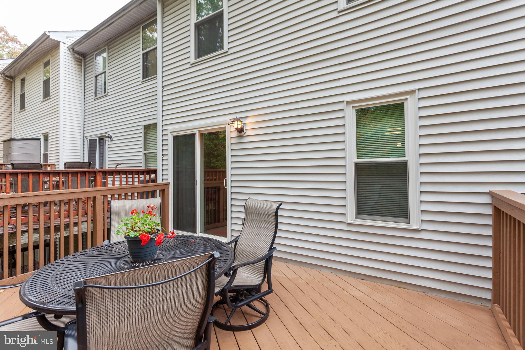 RIVERCHASE - Residential