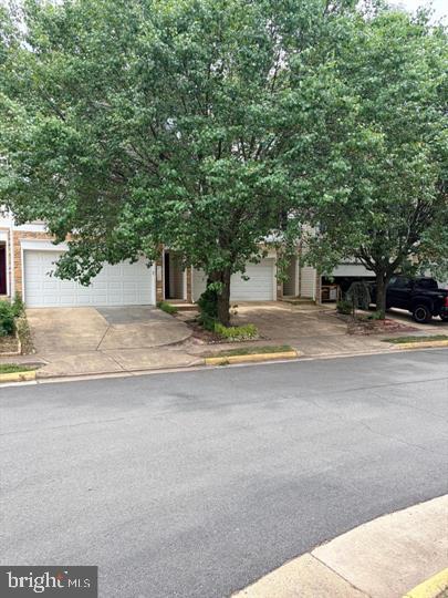 Townhouse For Rent - 21784 Oakville Terrace<br/> Loudoun County, ASHBURN, VA 20147
