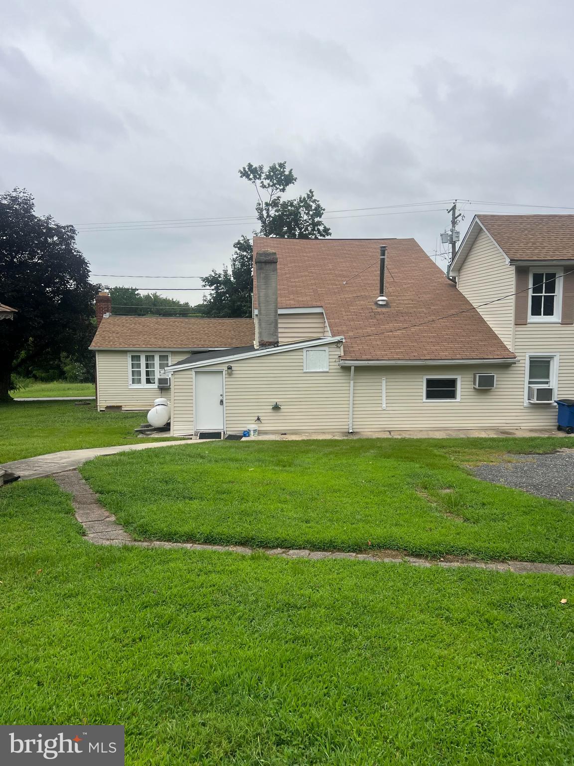 ABINGDON ESTATES - Residential Lease