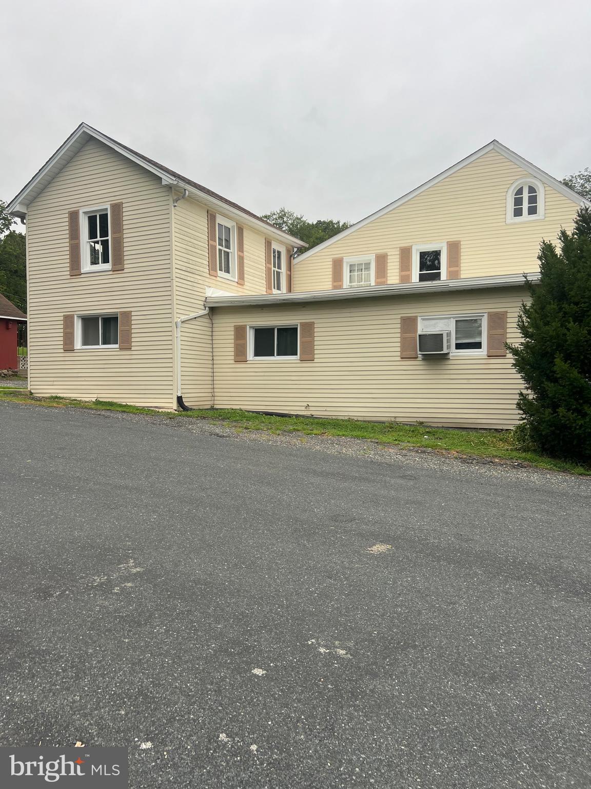 ABINGDON ESTATES - Residential Lease