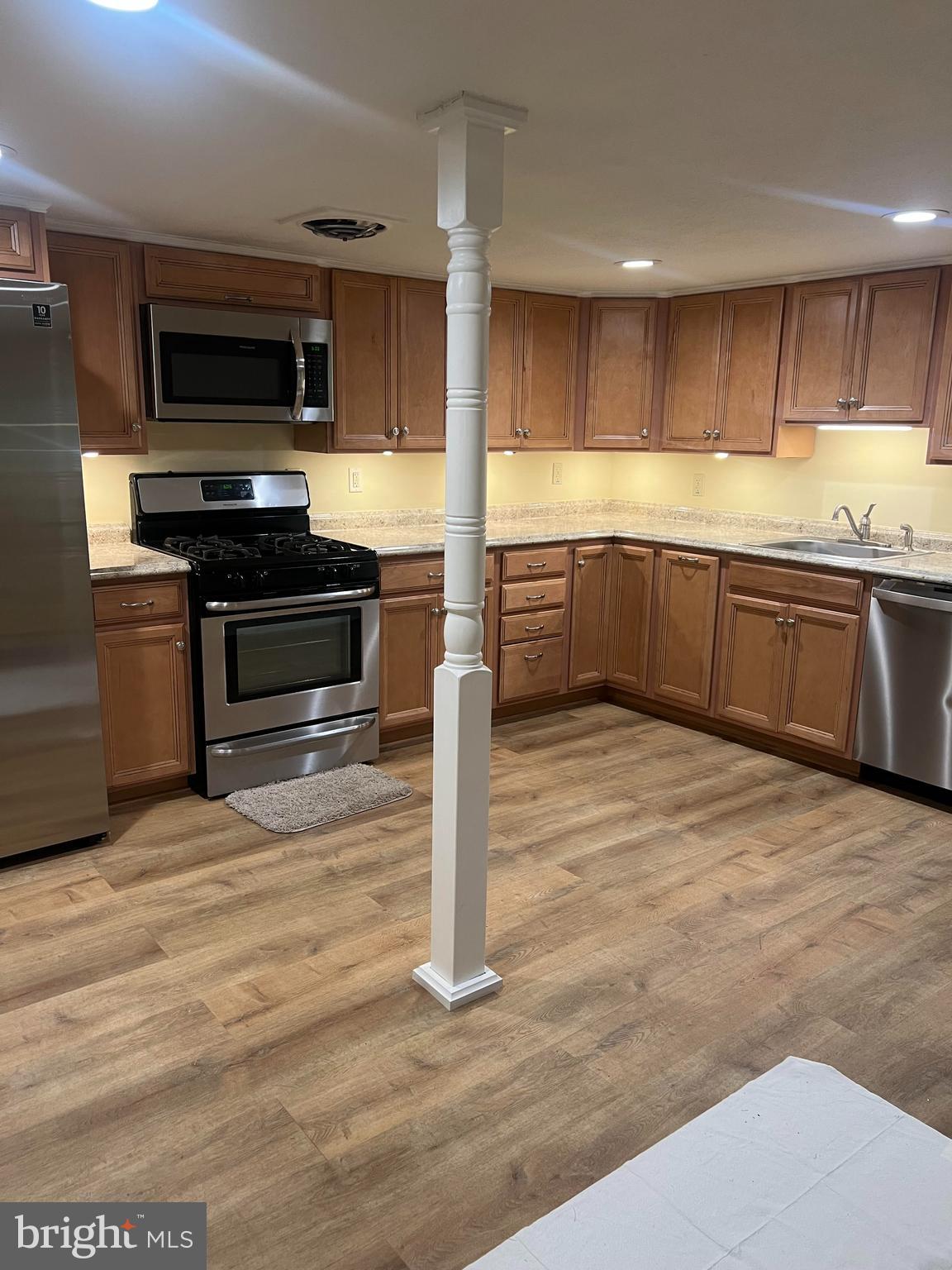 ABINGDON ESTATES - Residential Lease