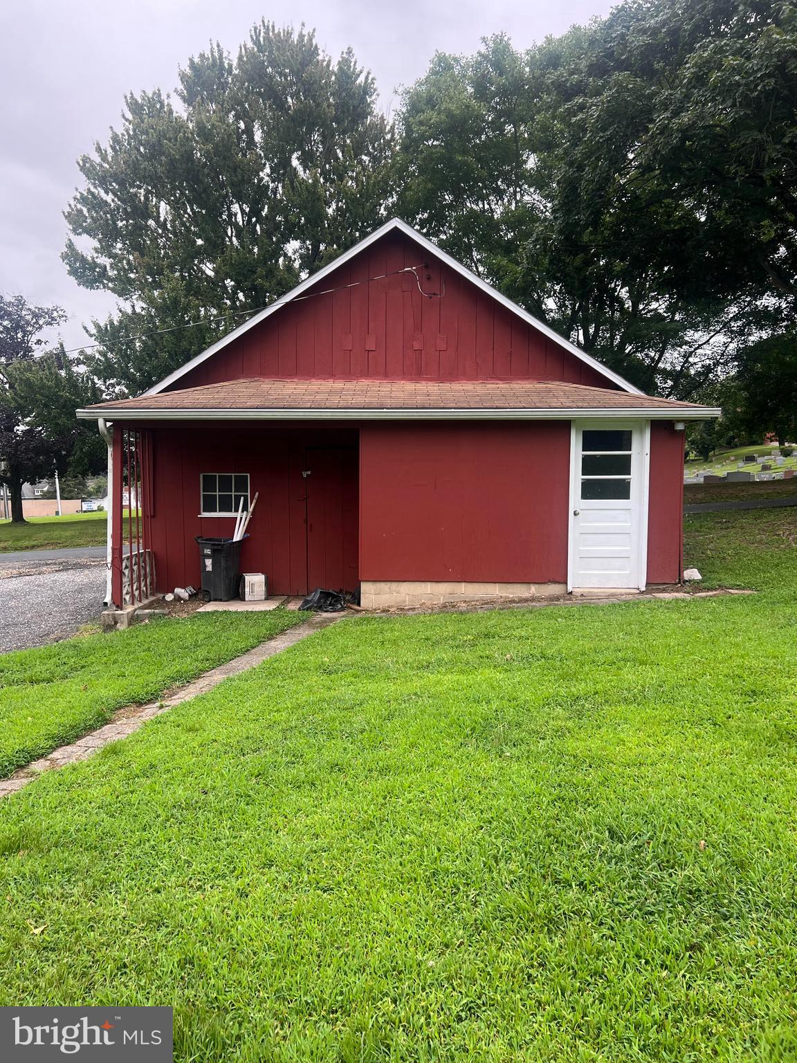 ABINGDON ESTATES - Residential Lease