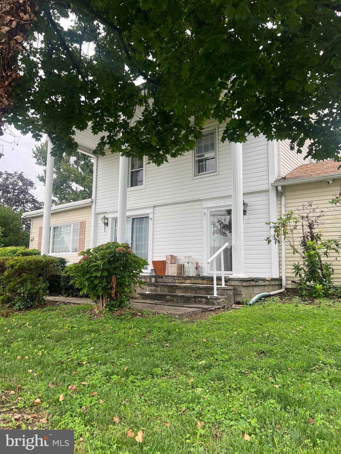 ABINGDON ESTATES - Residential Lease