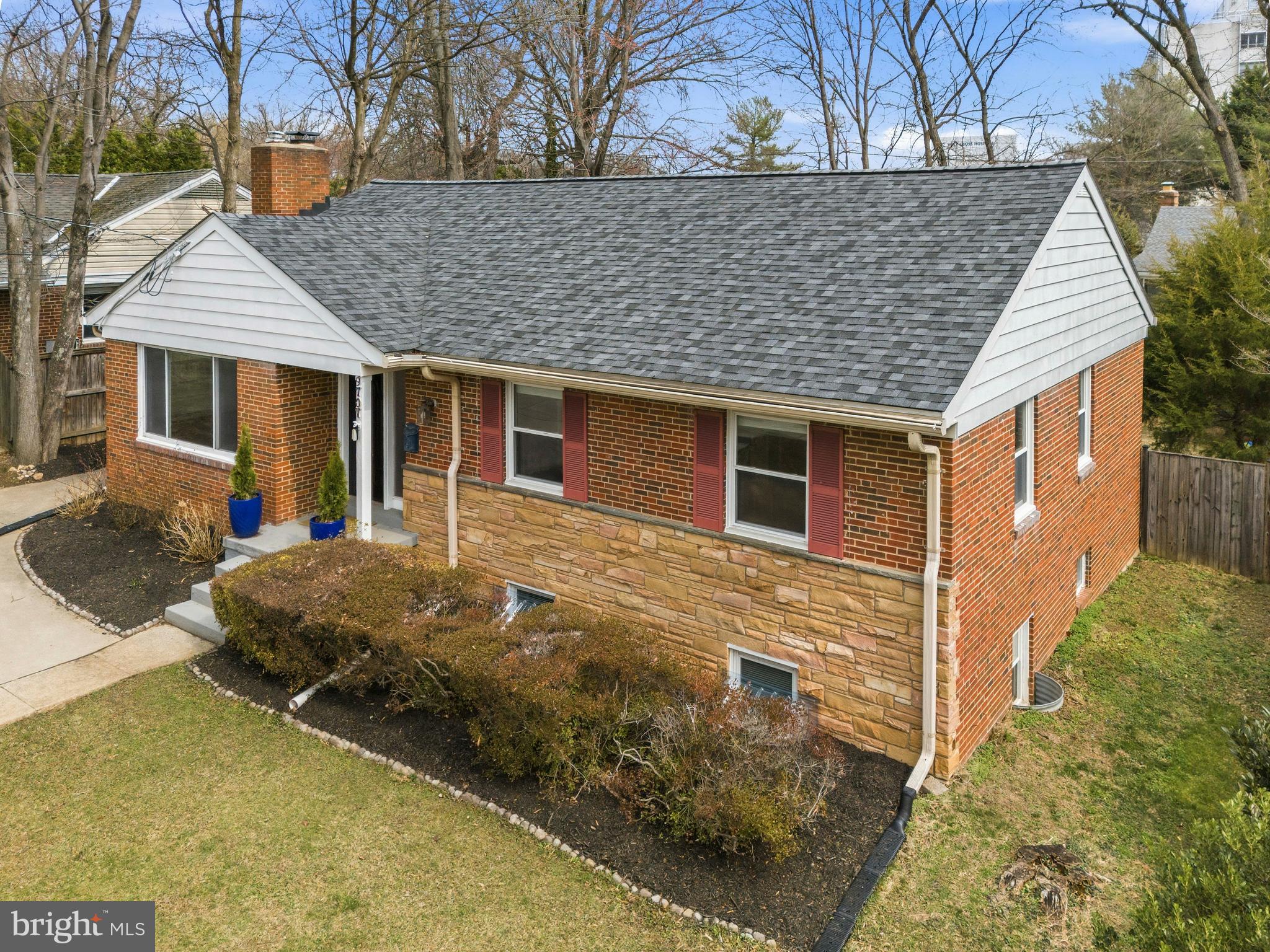 NORTHMONT - Residential