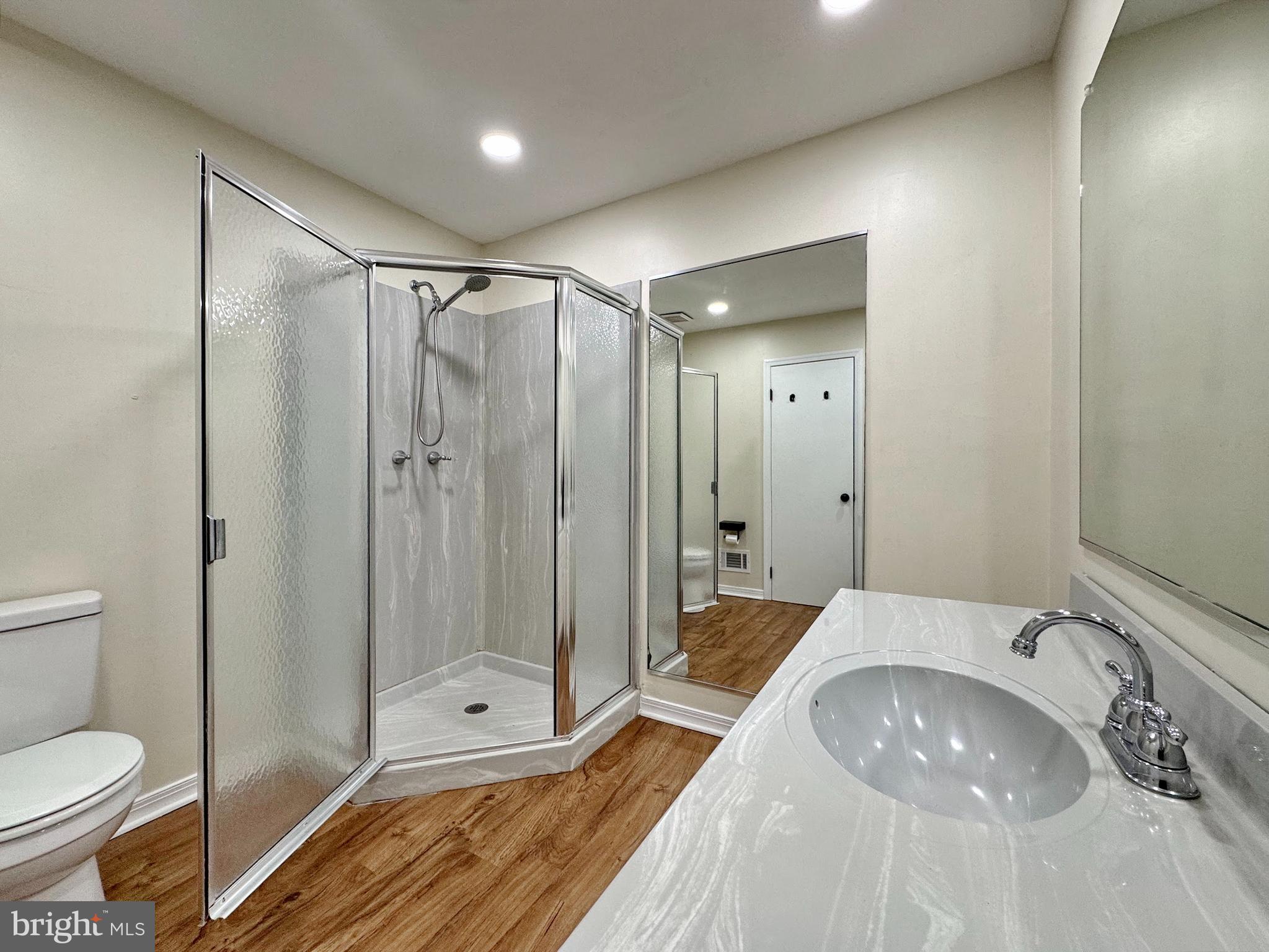 CLARKS RUN - Residential Lease