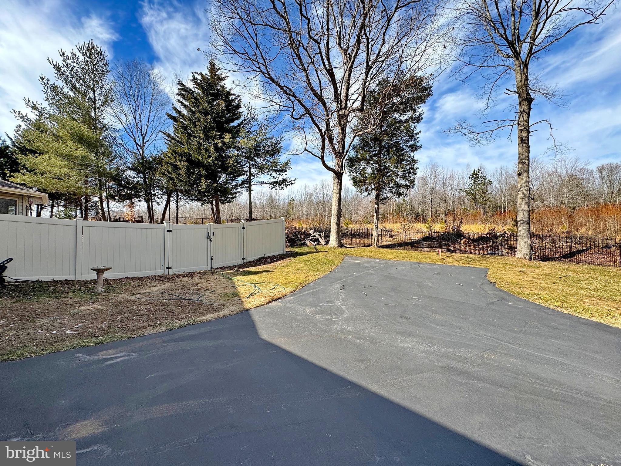 CLARKS RUN - Residential Lease