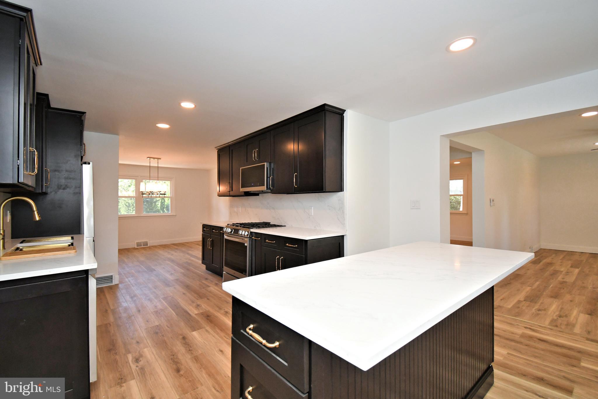 LAFAYETTE HILL - Residential