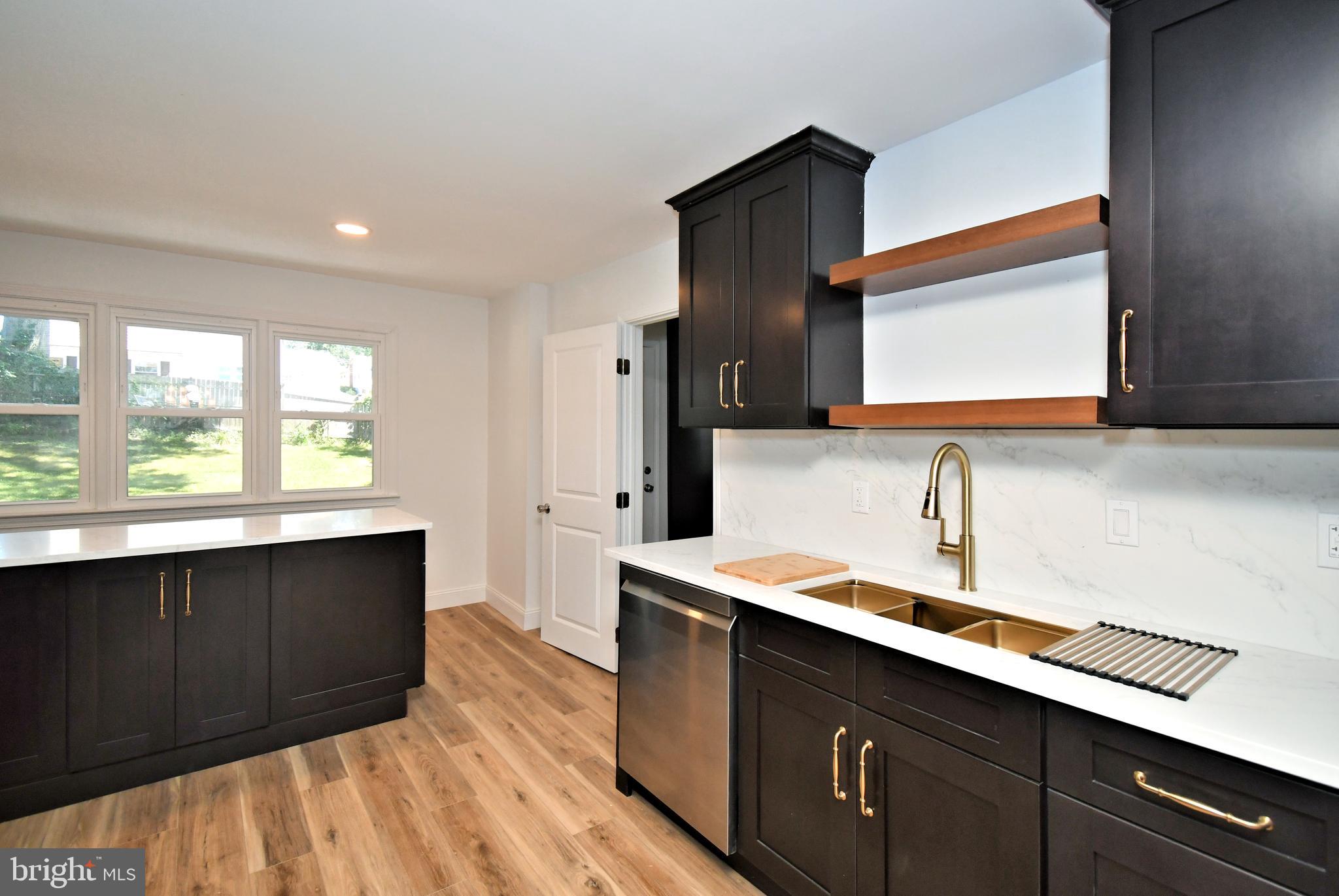 LAFAYETTE HILL - Residential