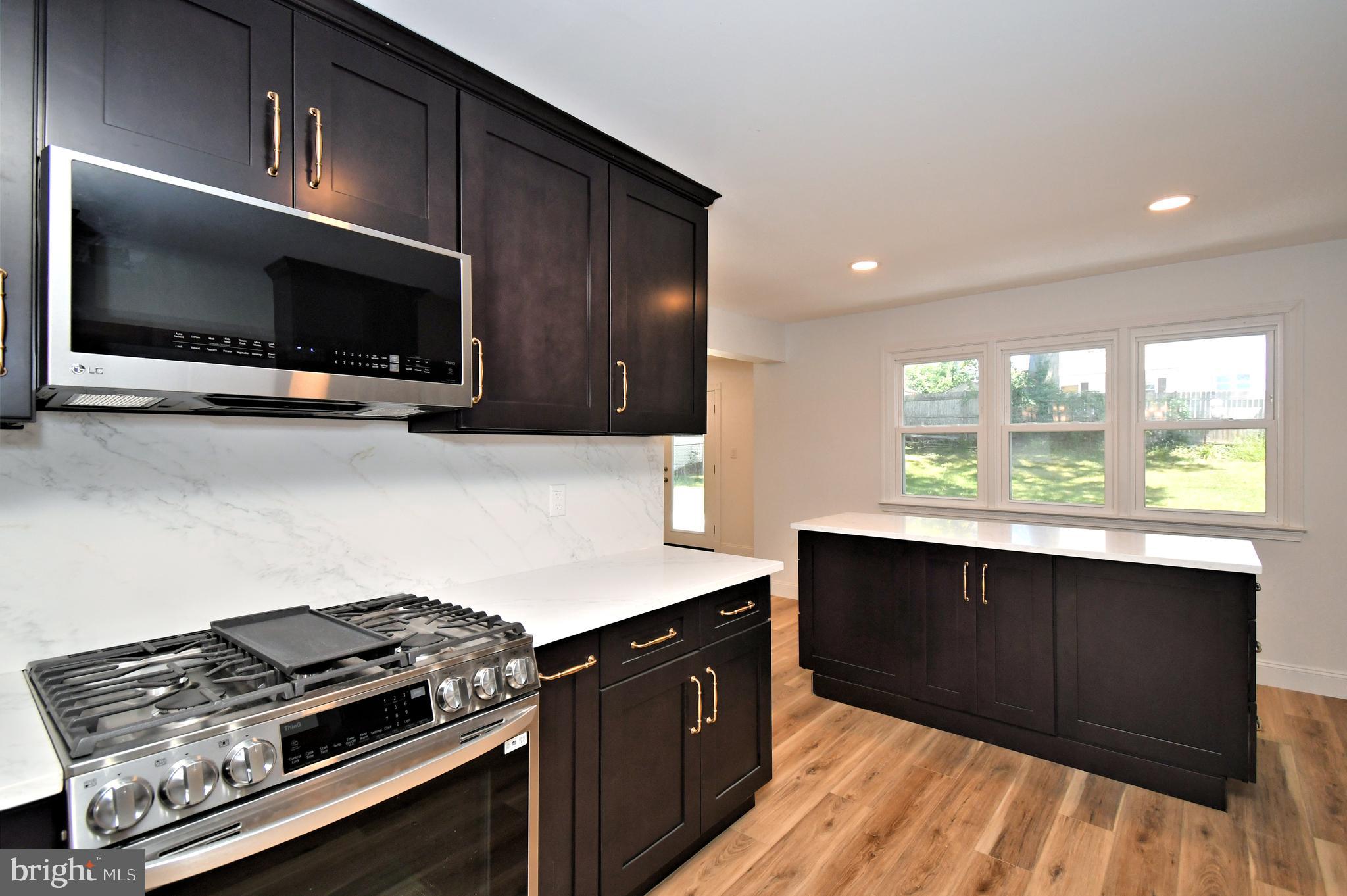 LAFAYETTE HILL - Residential