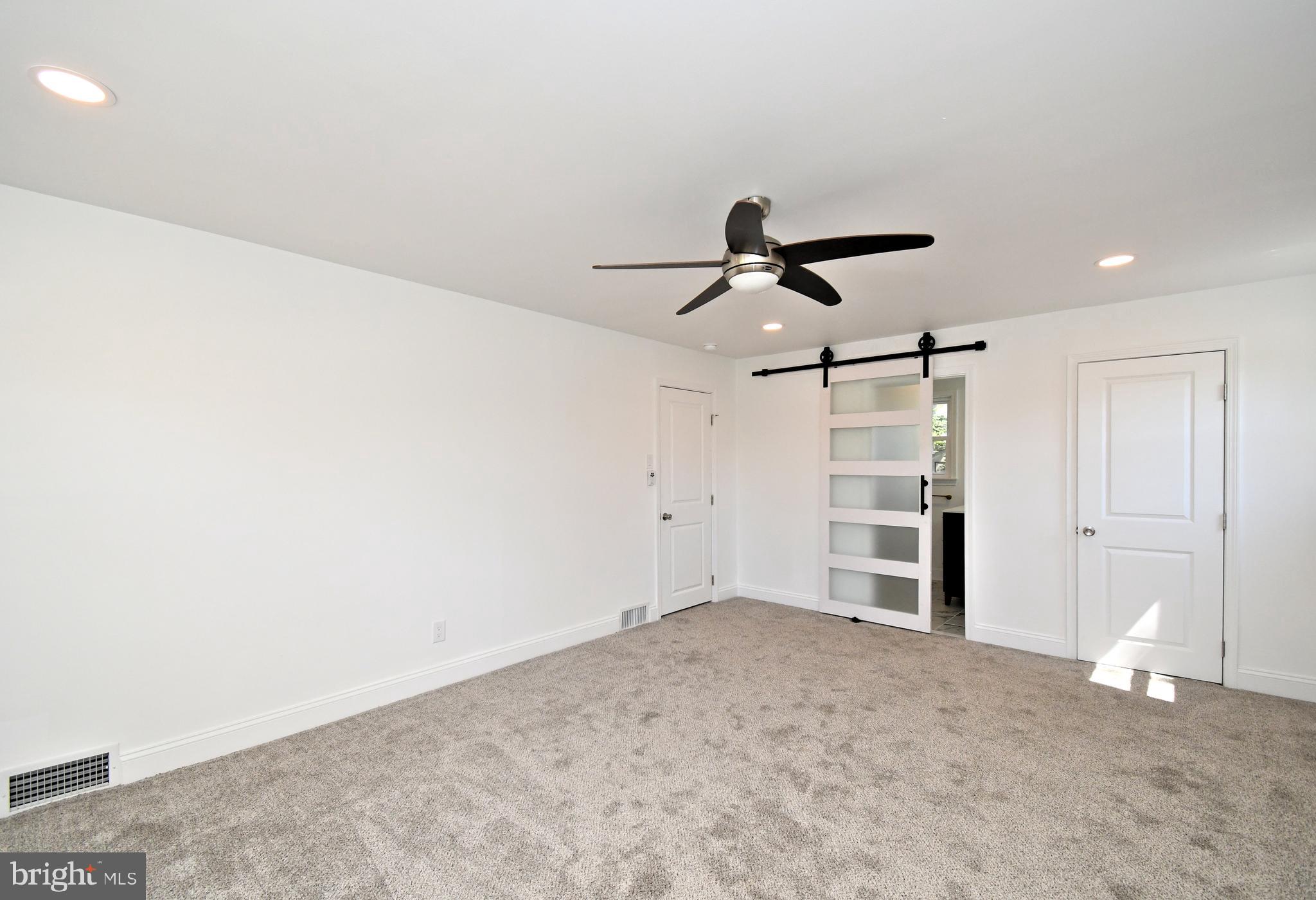 LAFAYETTE HILL - Residential