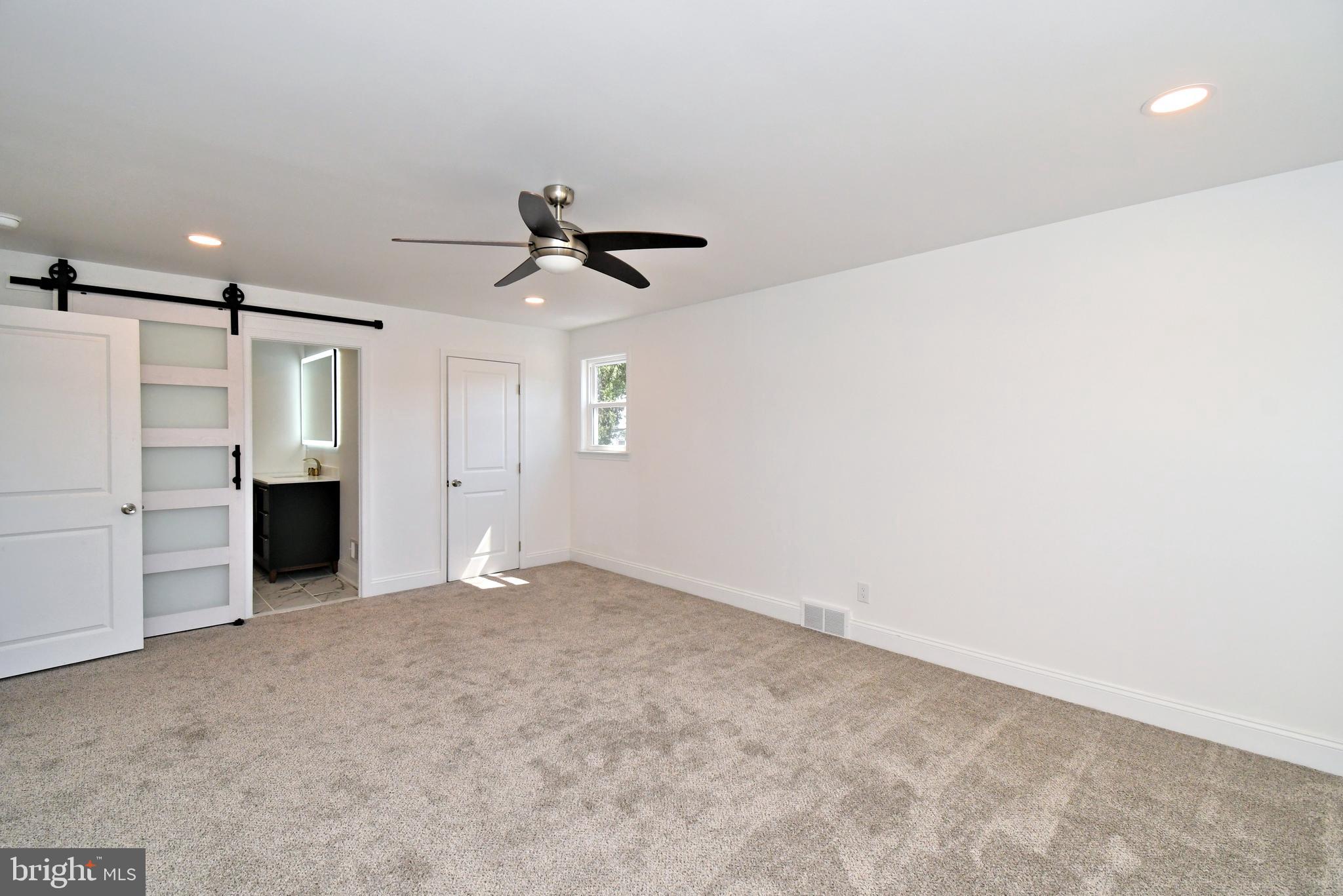 LAFAYETTE HILL - Residential