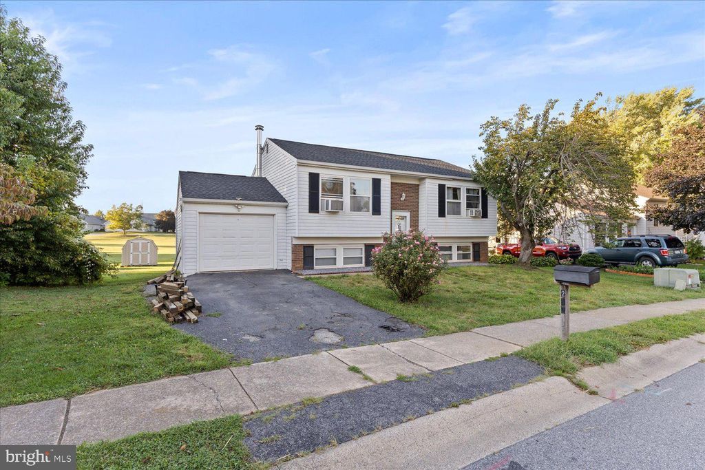 Photo of 217 PULTE RD, LANCASTER, PA 17601 (MLS # PALA2040468)