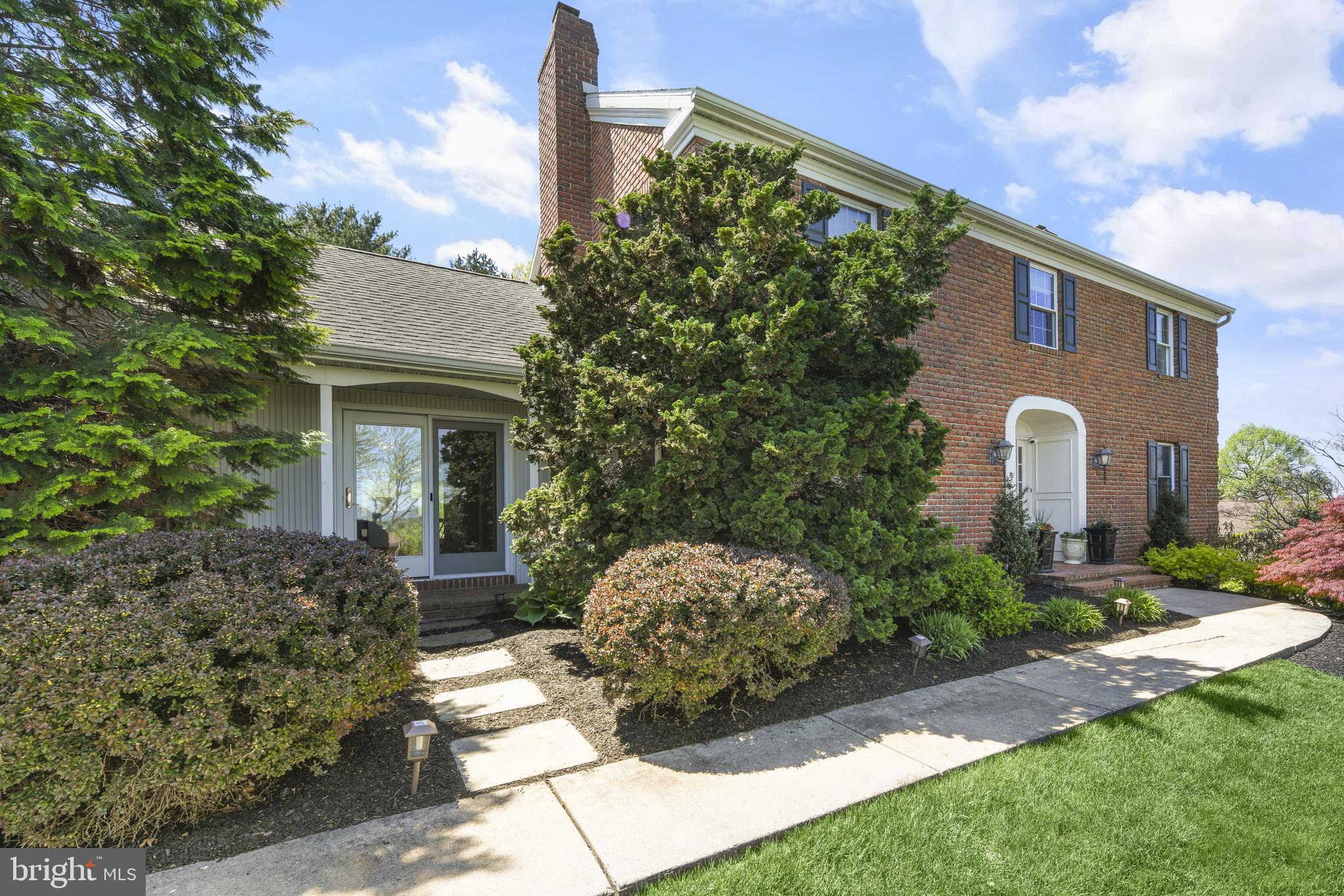 THE OAKS - Residential