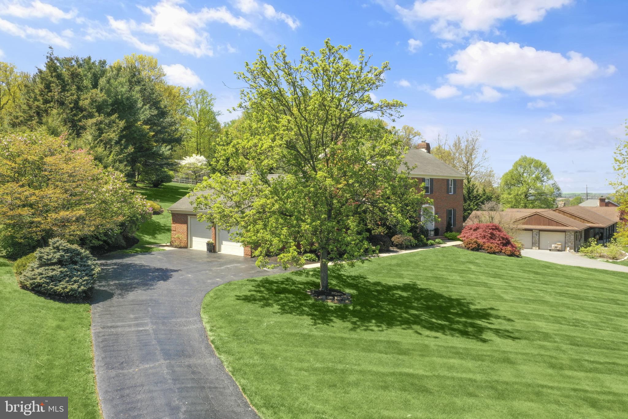 THE OAKS - Residential