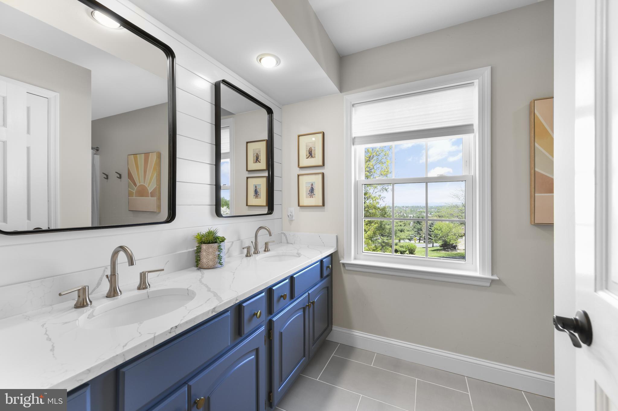 THE OAKS - Residential