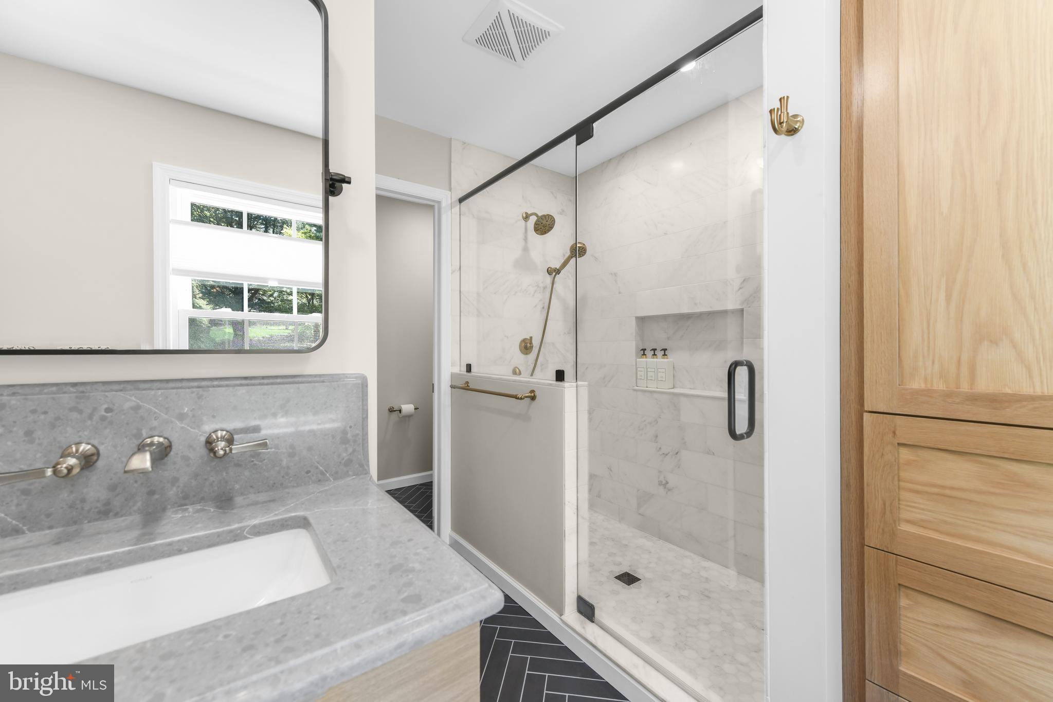 THE OAKS - Residential