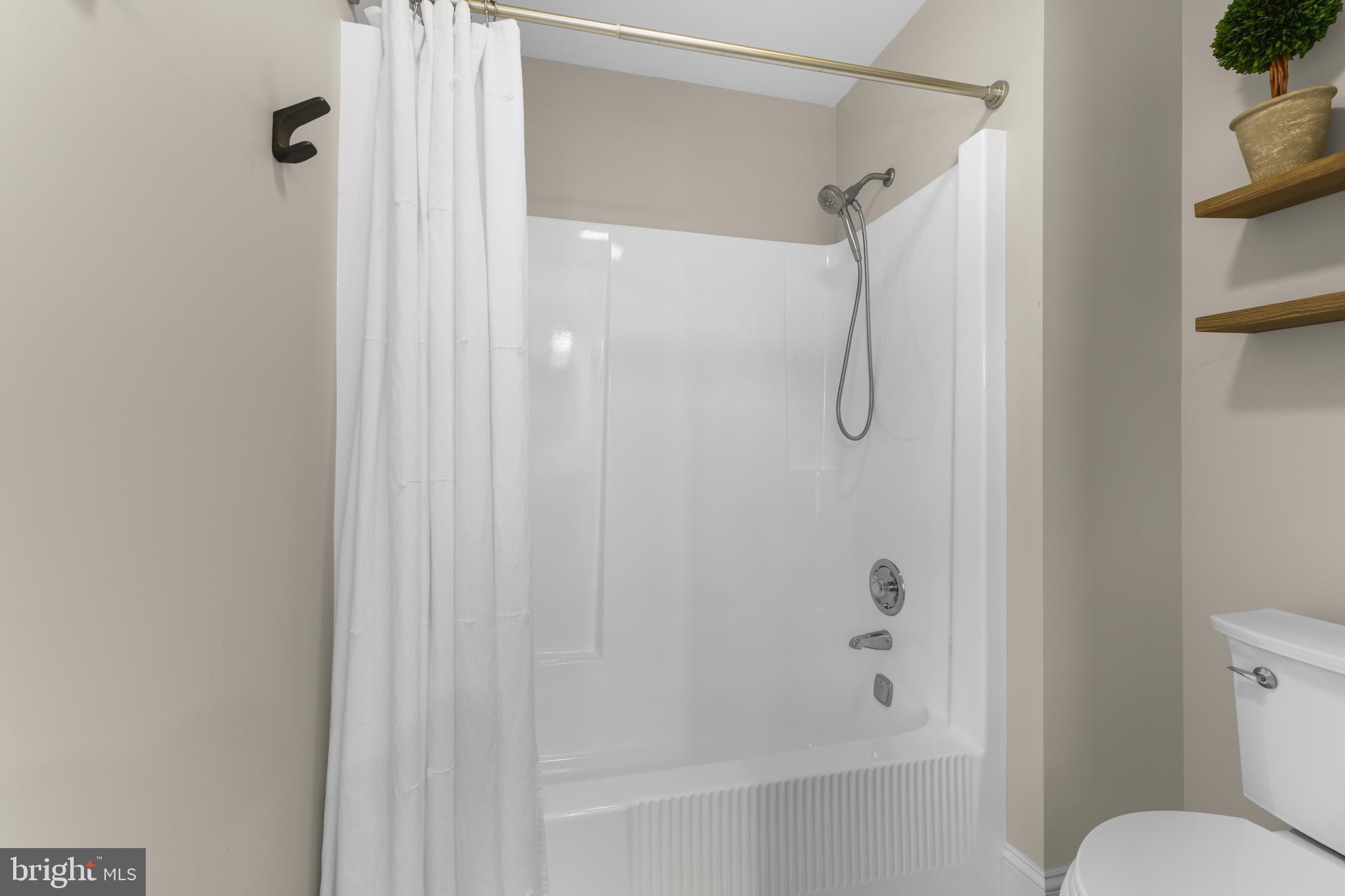 THE OAKS - Residential