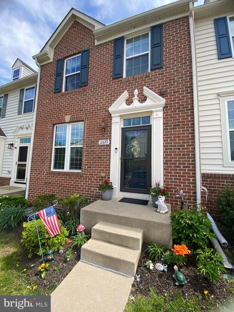 Photo of 12679 Stone Lined Circle, WOODBRIDGE, VA 22192 (MLS # VAPW2118032)