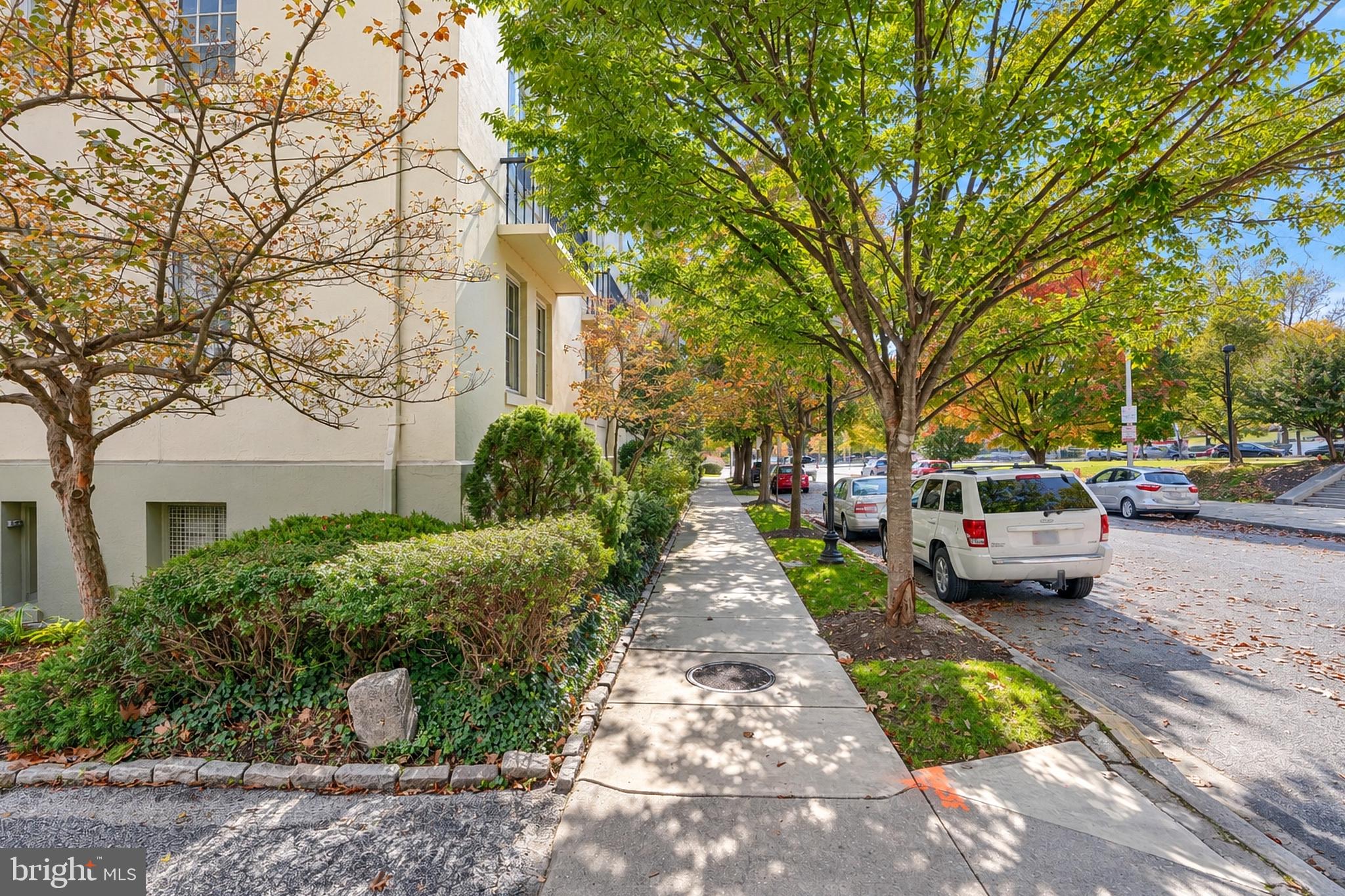 3401 GREENWAY 302