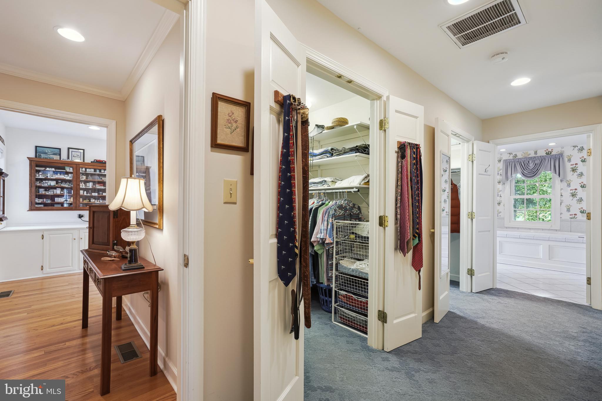 ROYAL OAK - Residential