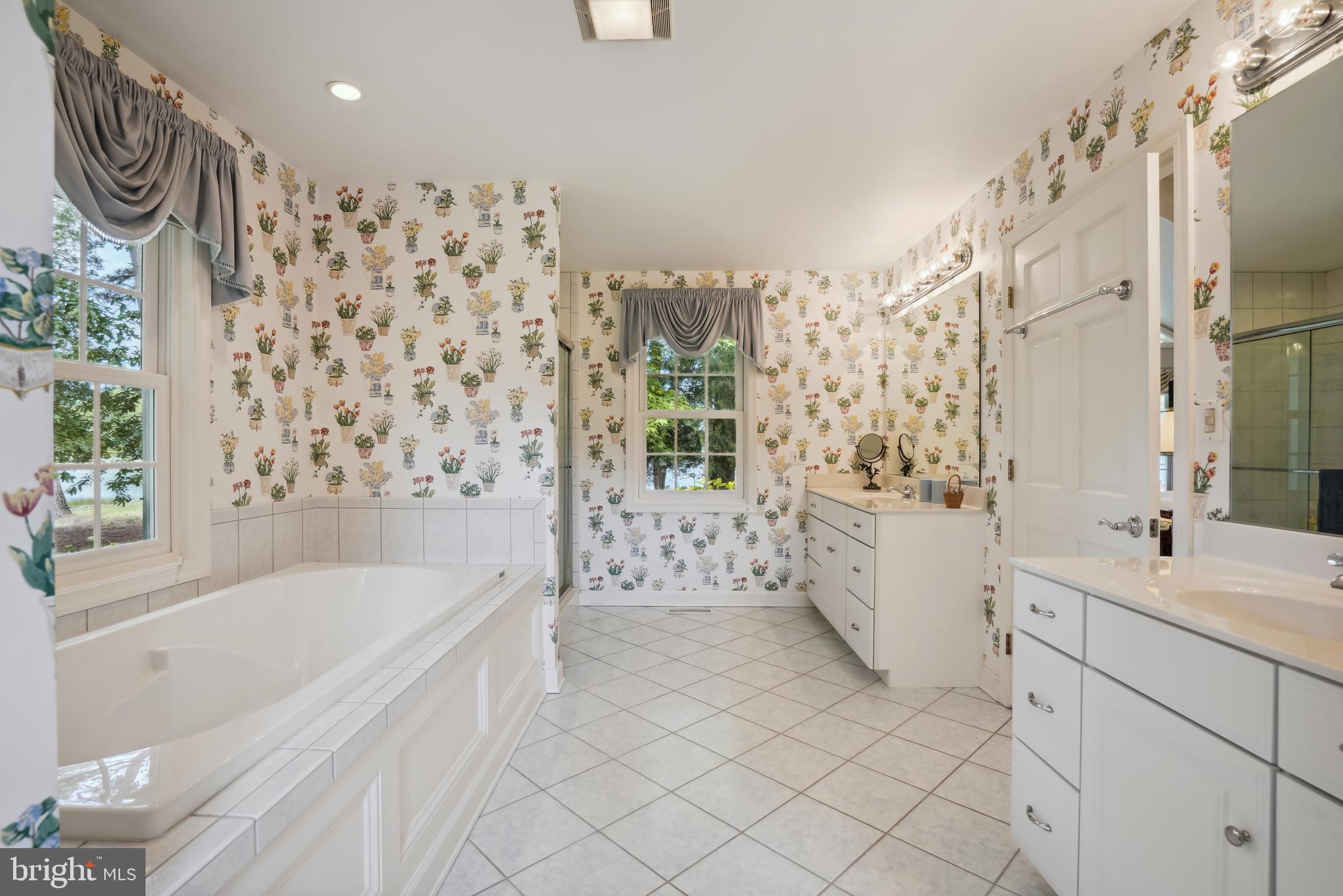 ROYAL OAK - Residential