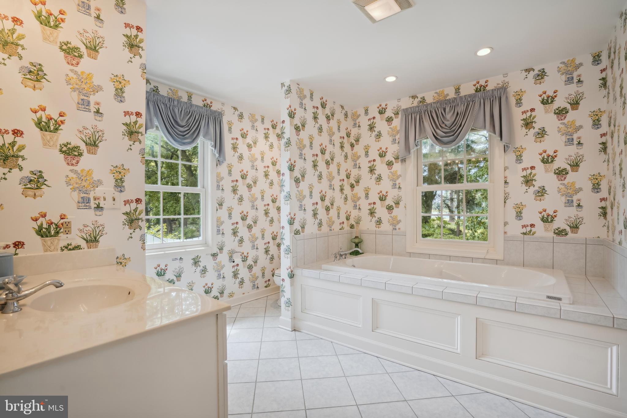 ROYAL OAK - Residential