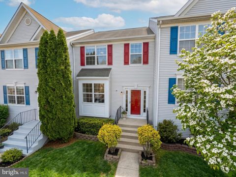 Townhouse For Sale - 707 Kings Crest Drive<br/> STAFFORD, VA 22554
