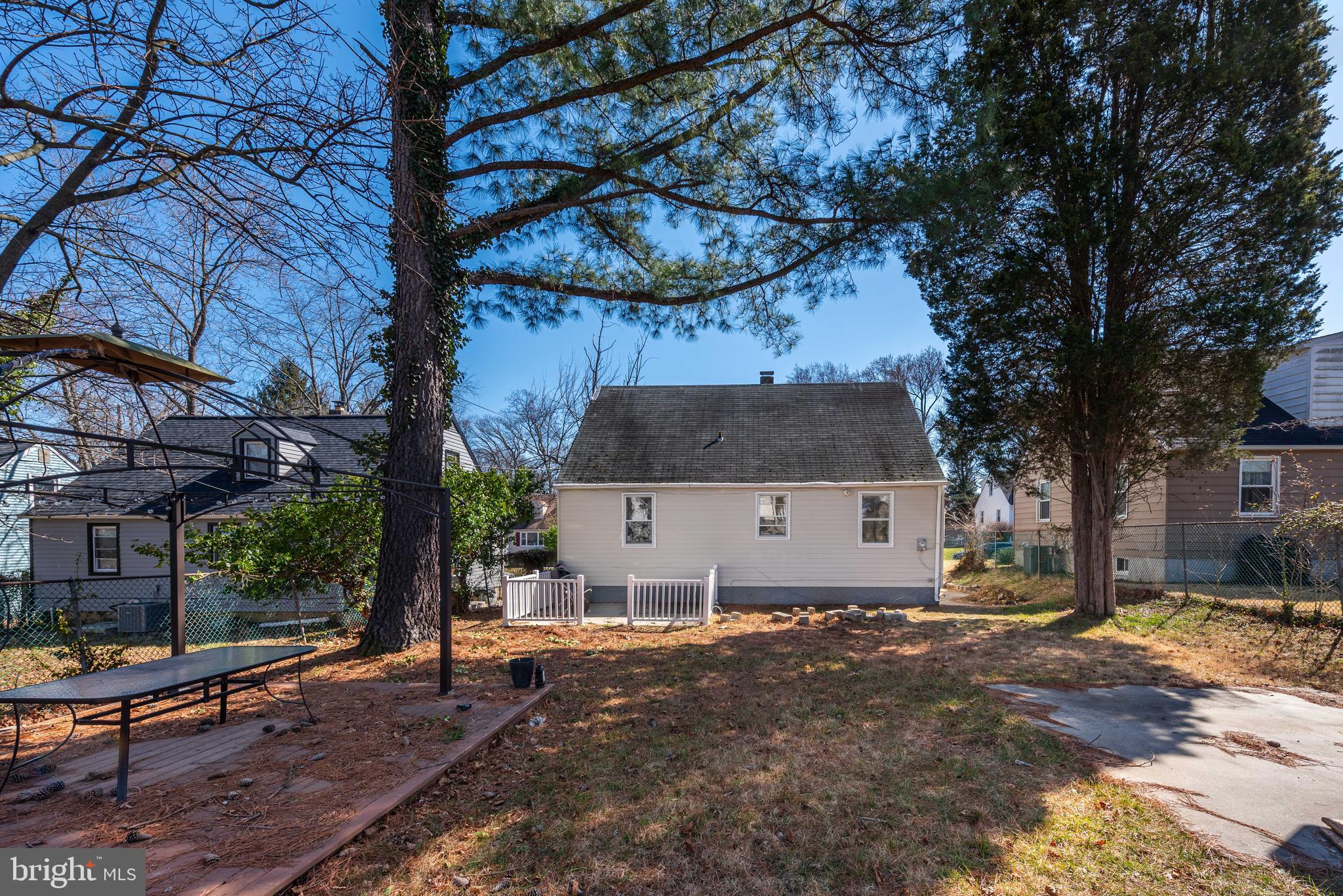 CAMPFIELD GARDENS - Residential