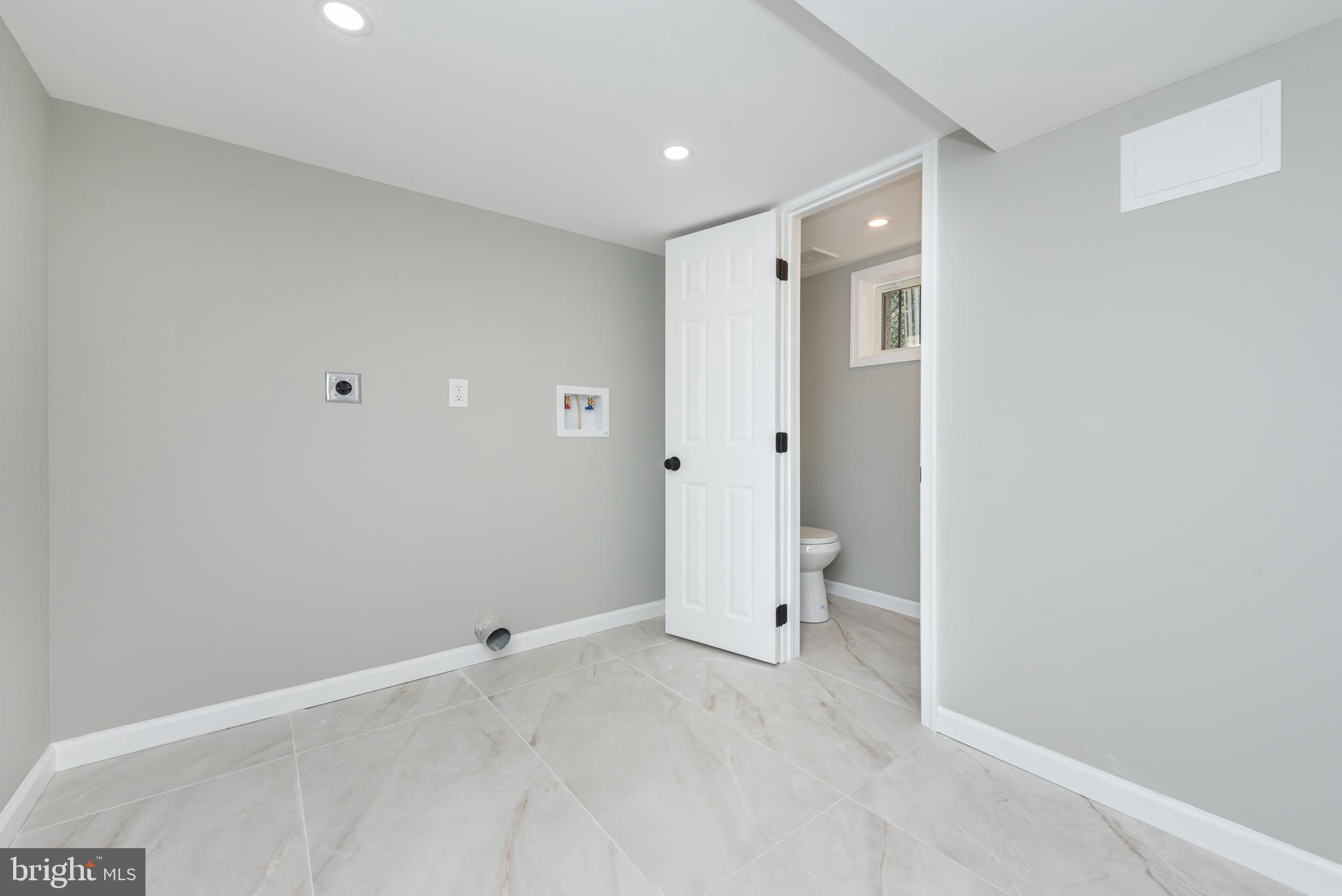 CAMPFIELD GARDENS - Residential